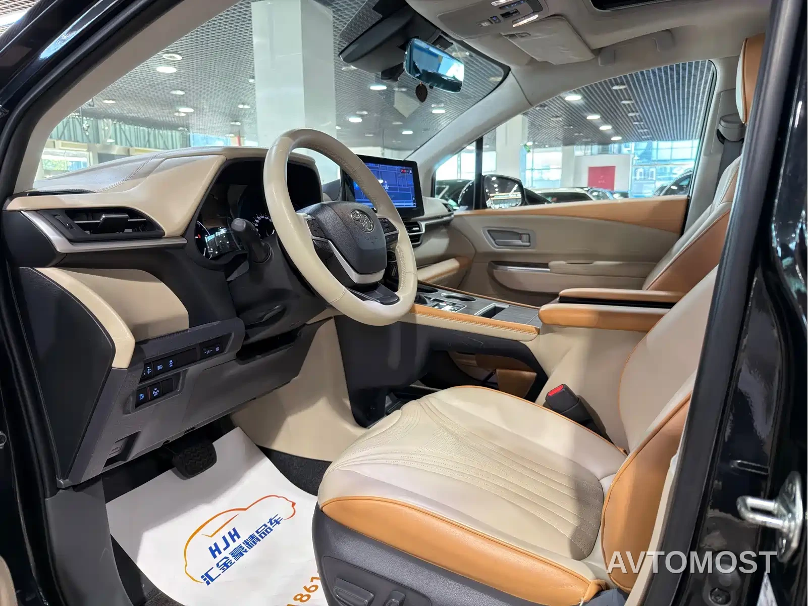 Toyota Sienna 2023 2.5L Hybrid Comfort Edition — фото 4