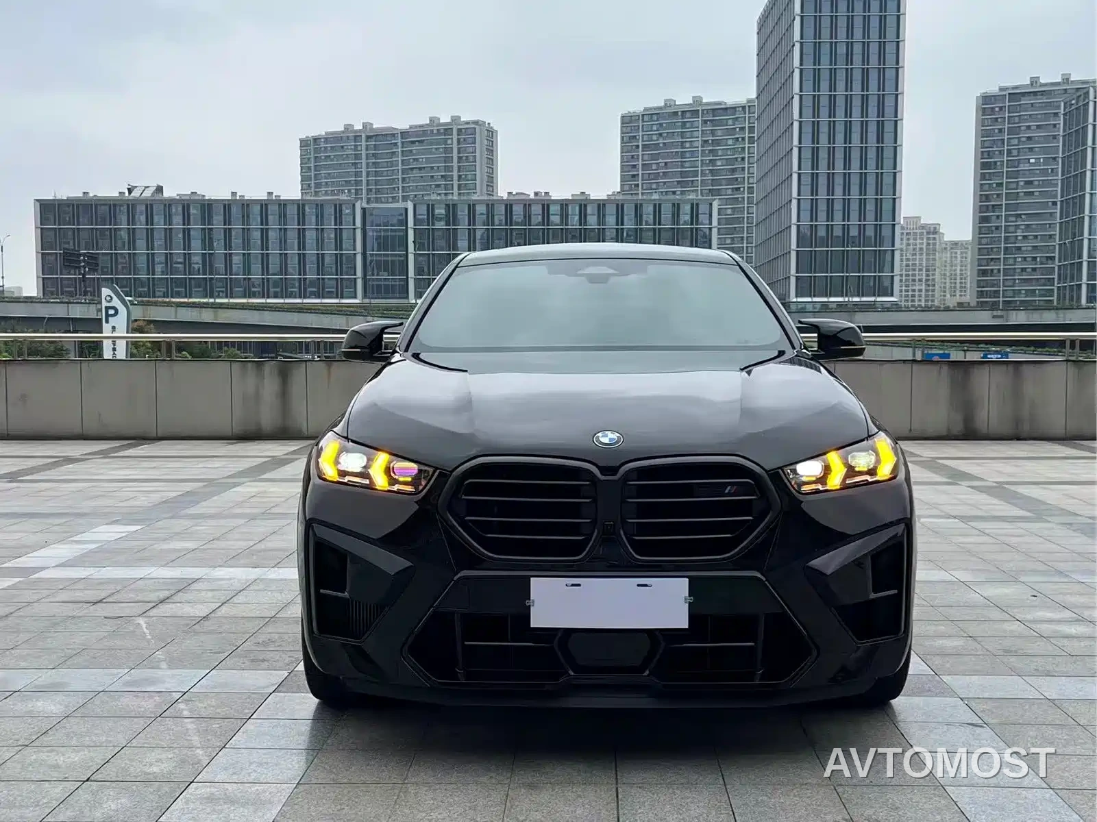 BMW X6 M 2023 Model X6 M Thunder Edition — фото 2