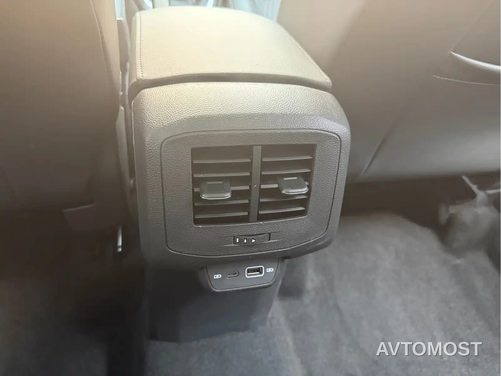 Volkswagen T-Cross 2022 1.5L Automatic Comfort Edition — фото 11
