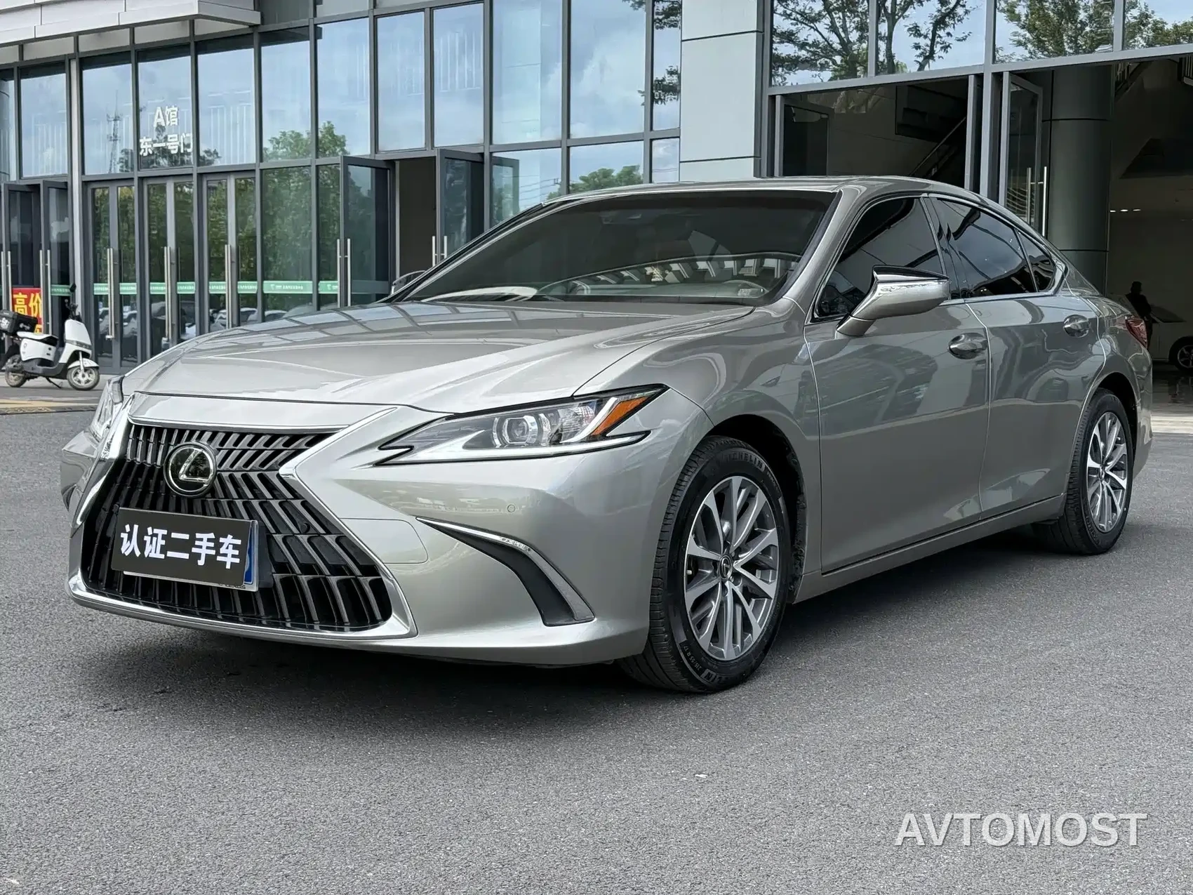 Lexus ES 2022 200 Excellence Edition — фото 1