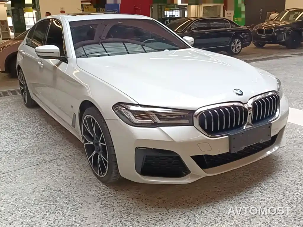BMW 5 Series 2022 Model Second Facelift 530Li Leading M Sport Package — фото 3