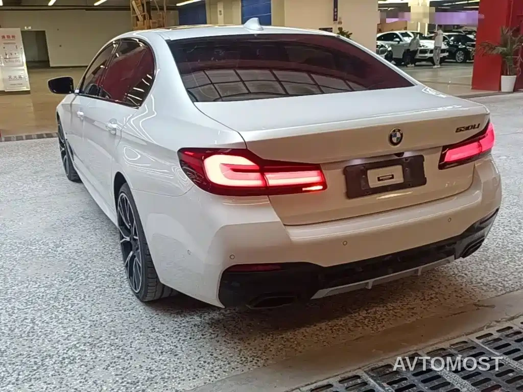 BMW 5 Series 2022 Model Second Facelift 530Li Leading M Sport Package — фото 4