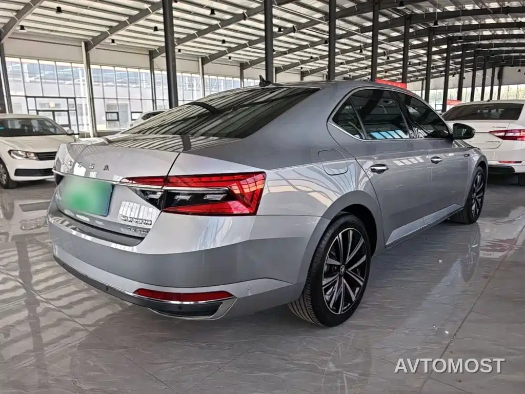 Škoda Superb 2024 TSI330 DSG Luxury Edition — фото 3