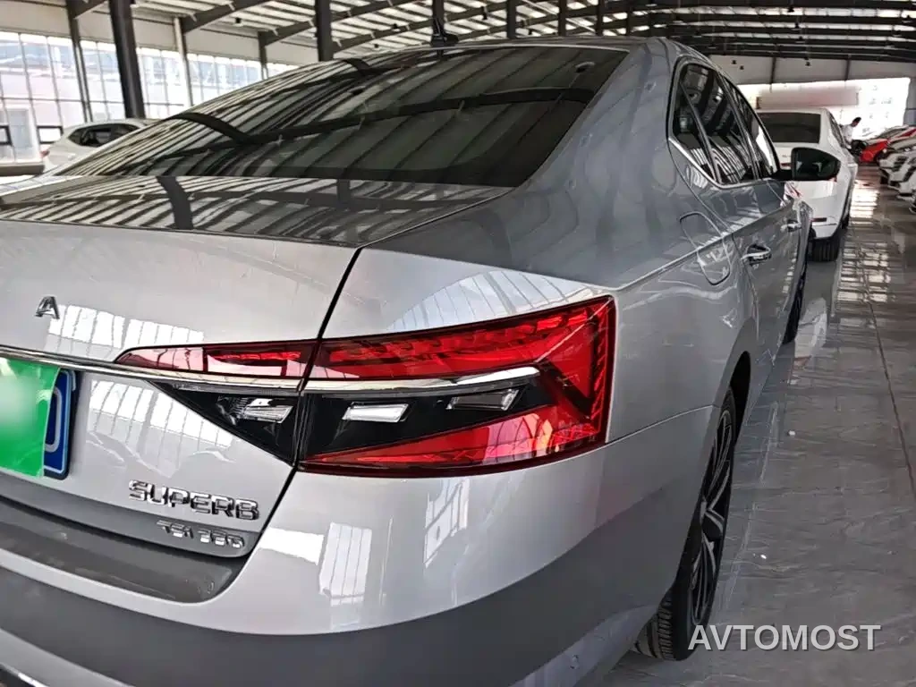 Škoda Superb 2024 TSI330 DSG Luxury Edition — фото 4