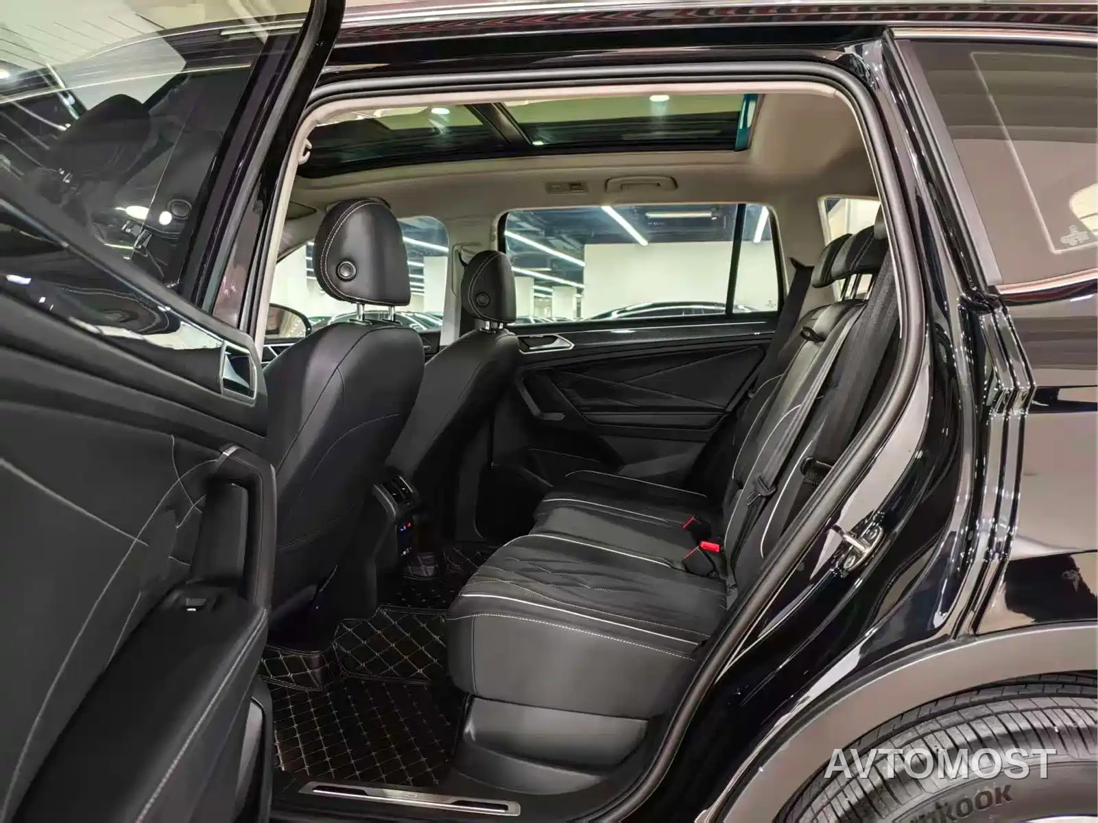 Volkswagen Tiguan L 2022 330TSI Auto 2WD R-Line Premium Edition — фото 8