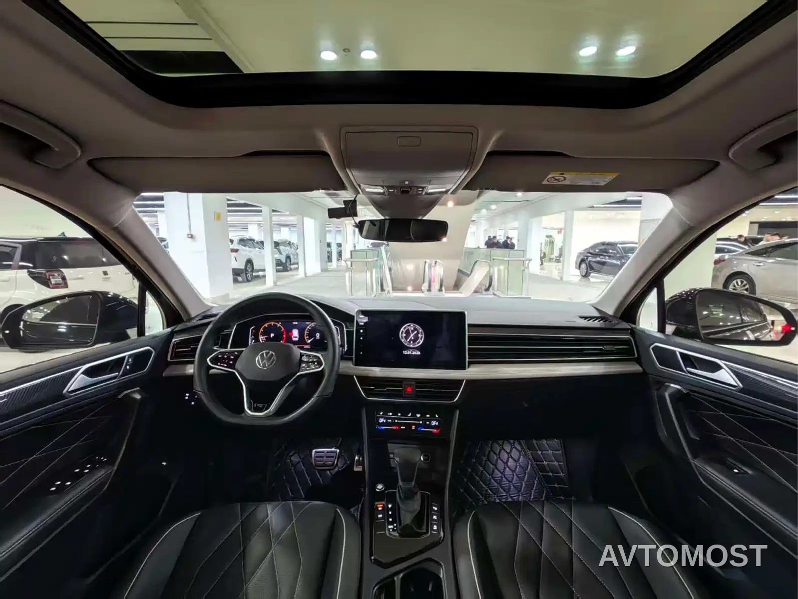 Volkswagen Tiguan L 2022 330TSI Auto 2WD R-Line Premium Edition — фото 9