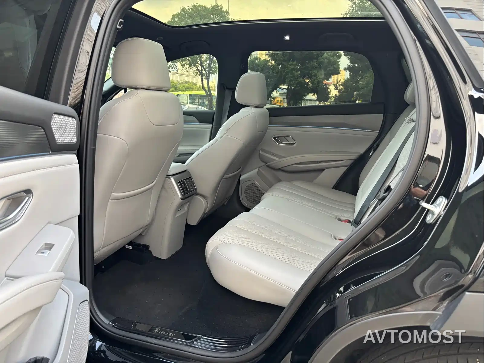 BYD Song Ultra 2026 Model Pure Electric 240kW — фото 9
