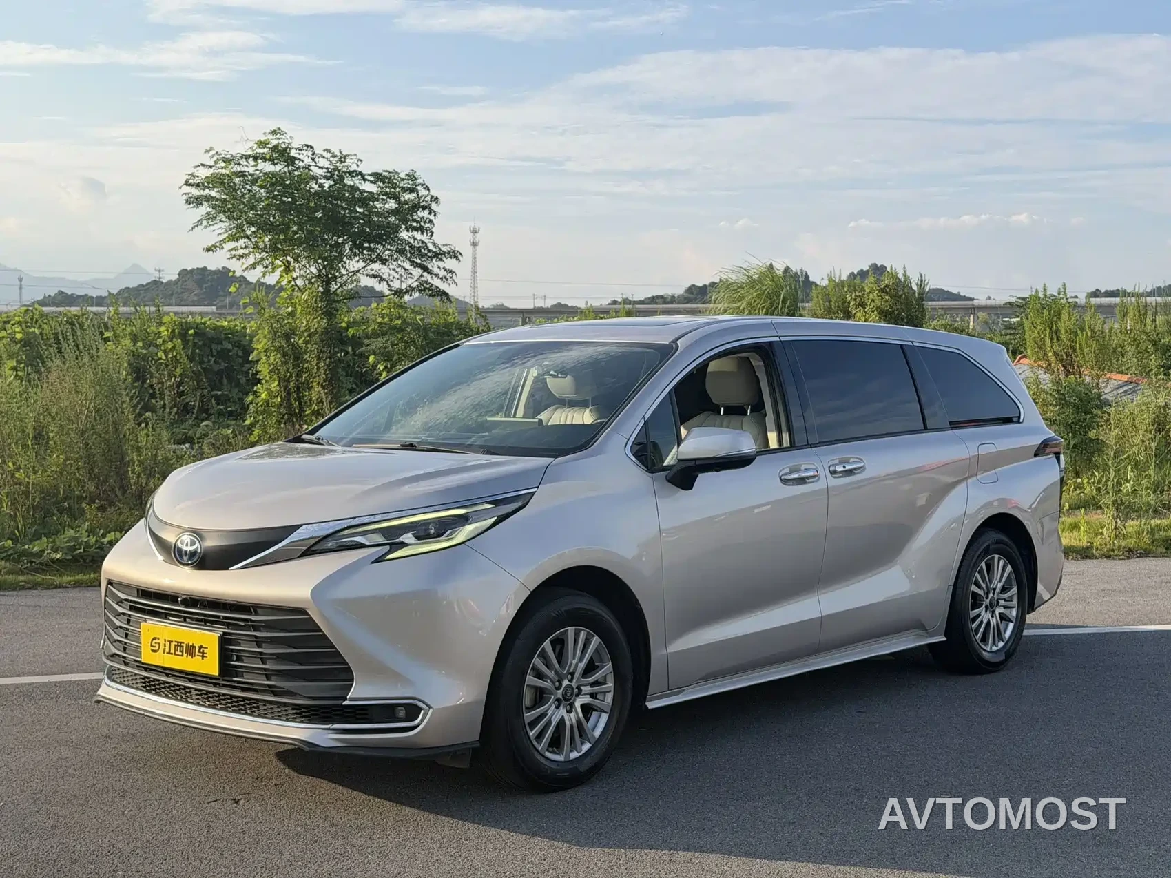 Toyota Sienna 2021 2.5L Hybrid Comfort Edition — фото 1