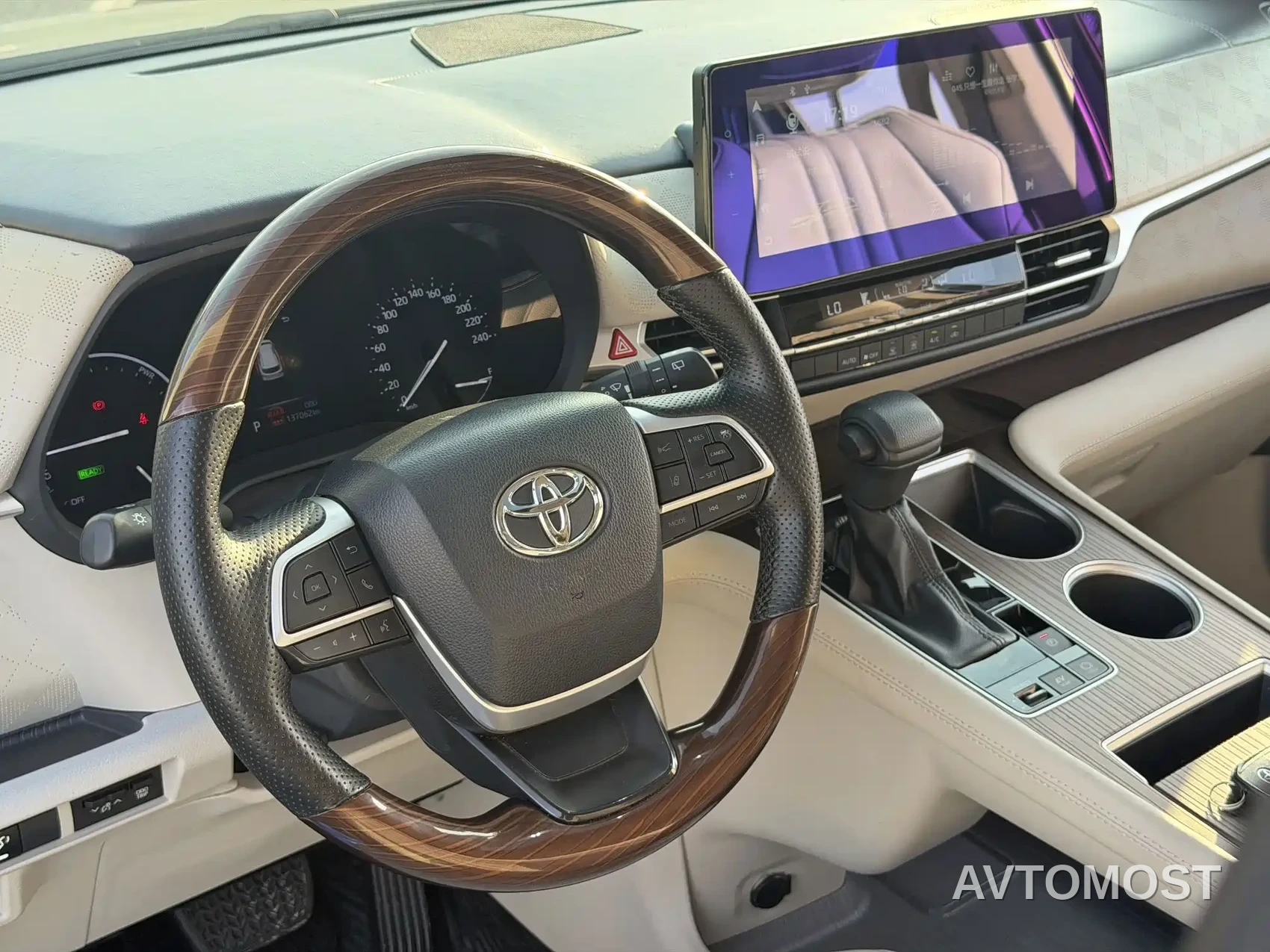 Toyota Sienna 2021 2.5L Hybrid Comfort Edition — фото 3
