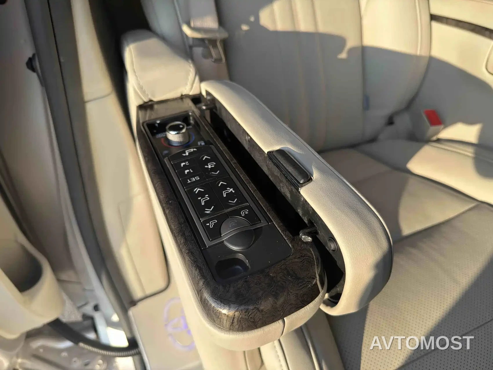 Toyota Sienna 2021 2.5L Hybrid Comfort Edition — фото 7