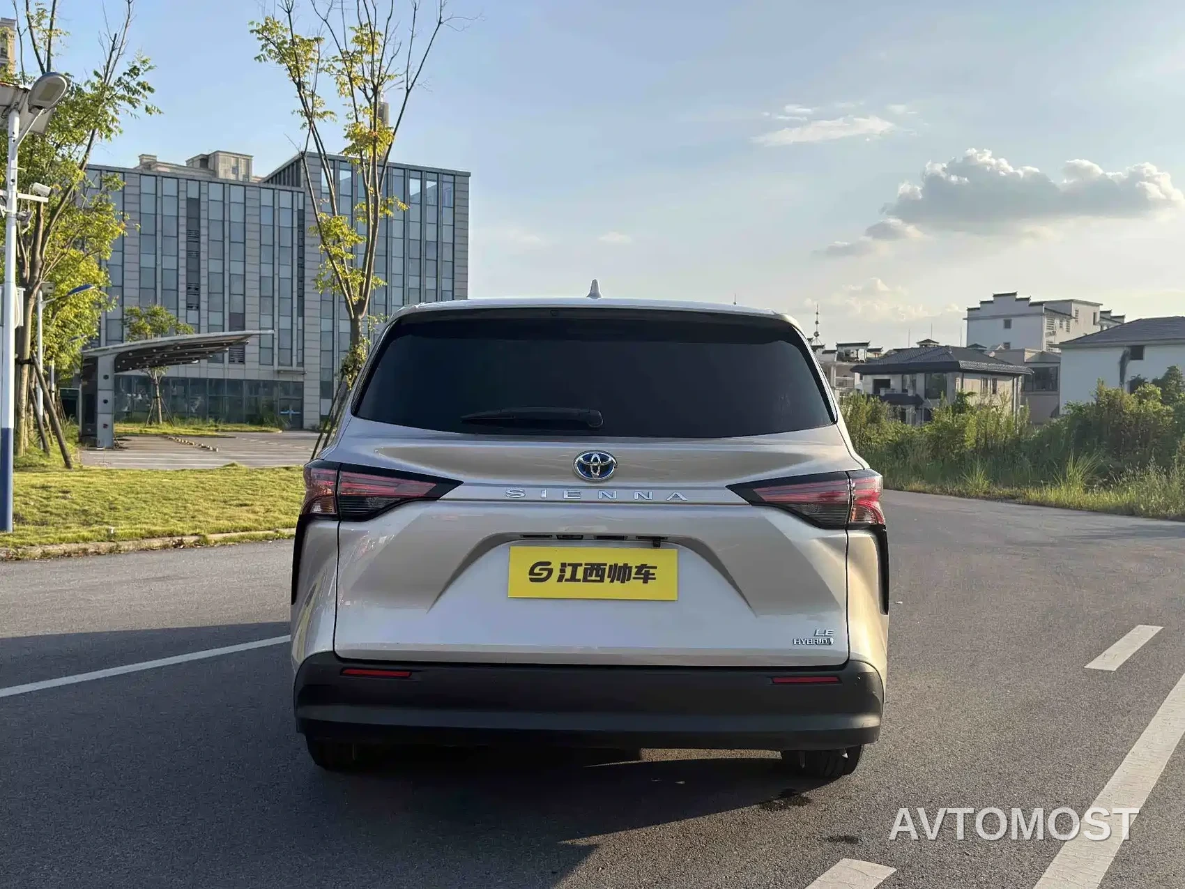 Toyota Sienna 2021 2.5L Hybrid Comfort Edition — фото 12