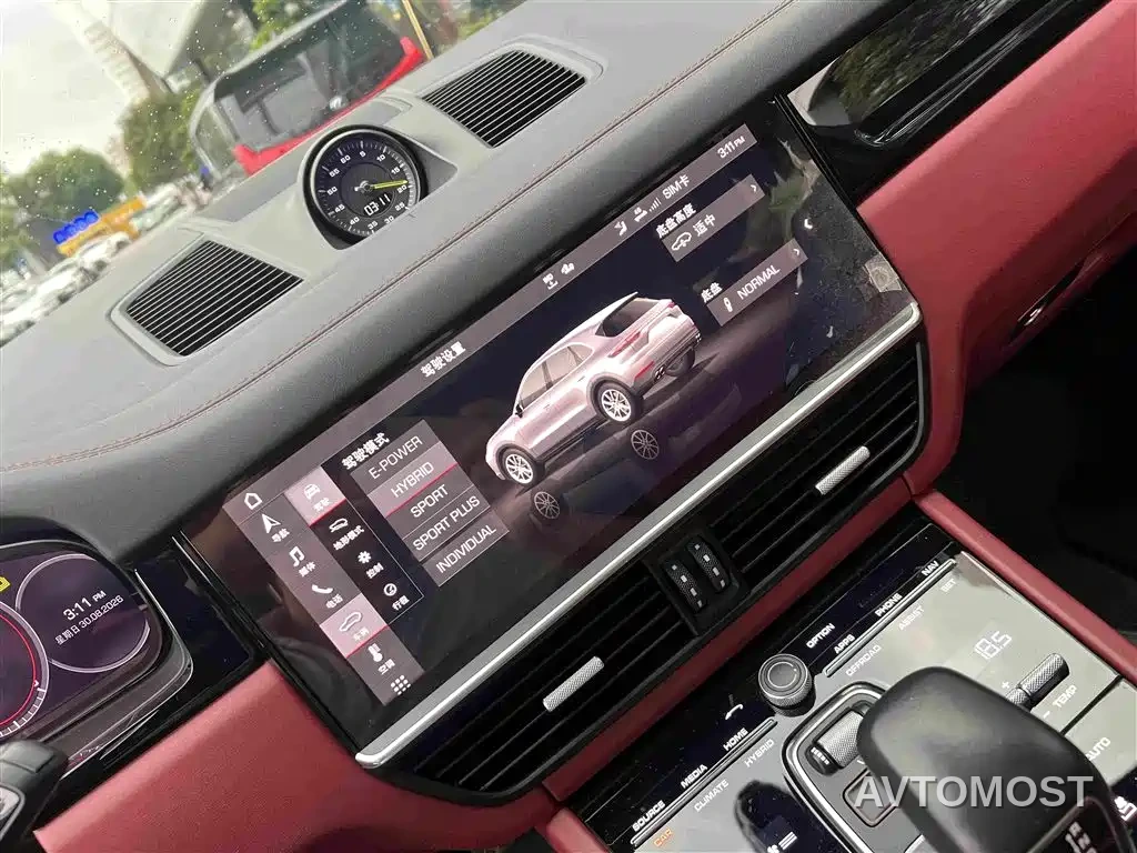 Porsche Cayenne New Energy 2021 Cayenne E-Hybrid 2.0T — фото 7
