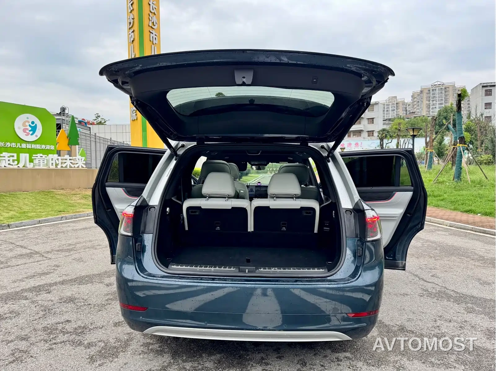 AITO M9 2024 Extended Range Ultra 42kWh 6-Seater — фото 11