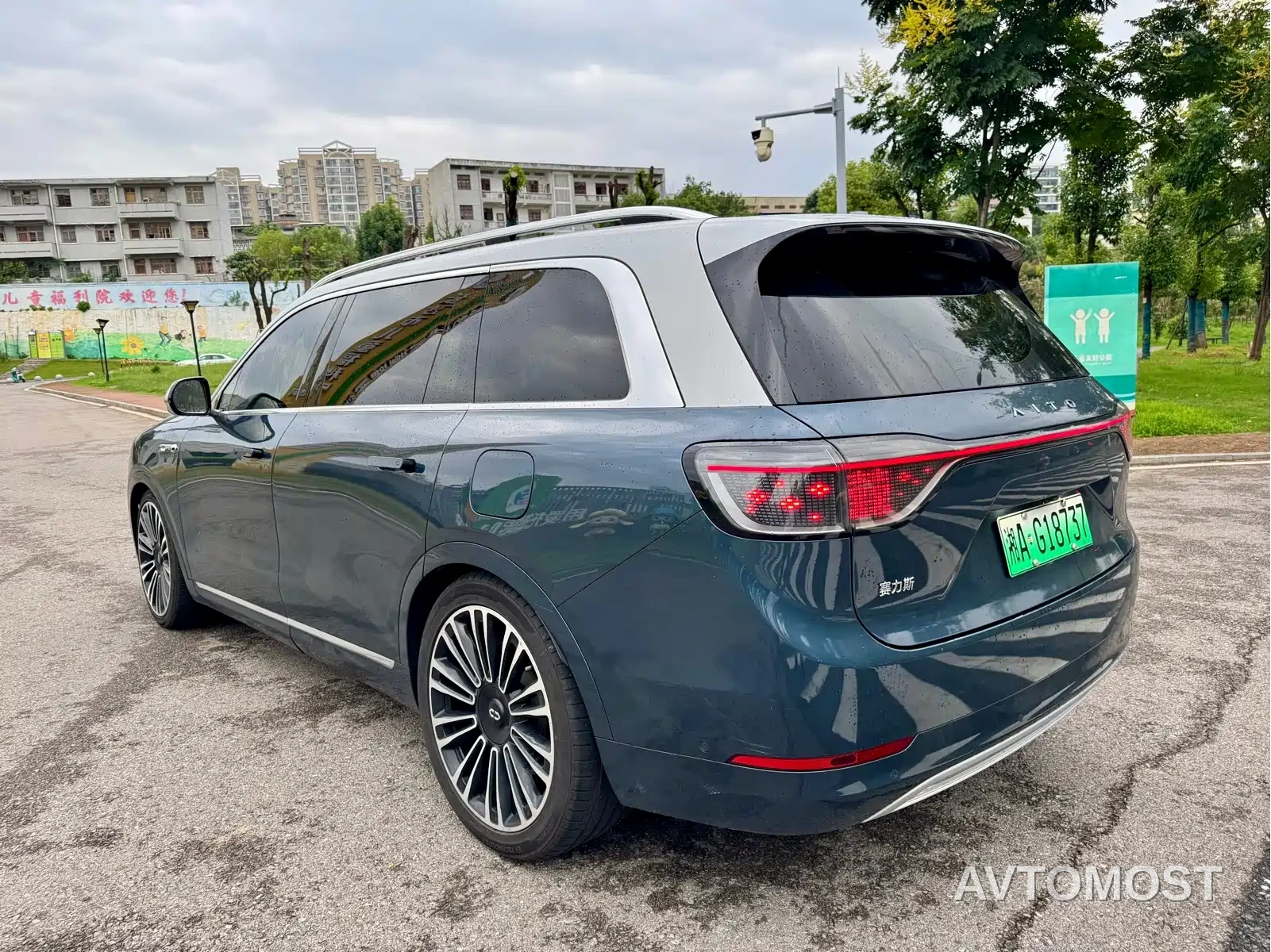 AITO M9 2024 Extended Range Ultra 42kWh 6-Seater — фото 12
