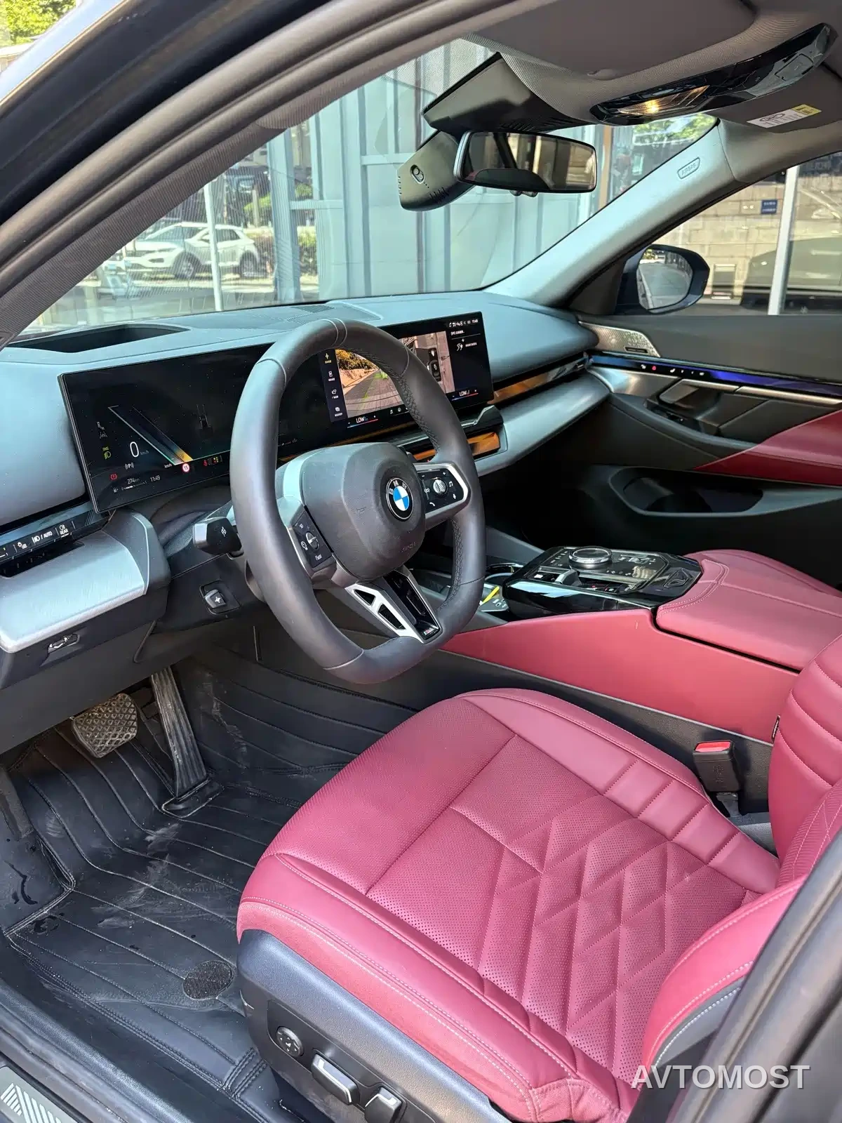 BMW 5 Series 2026 BMW 530Li Year of the Horse Edition — фото 4
