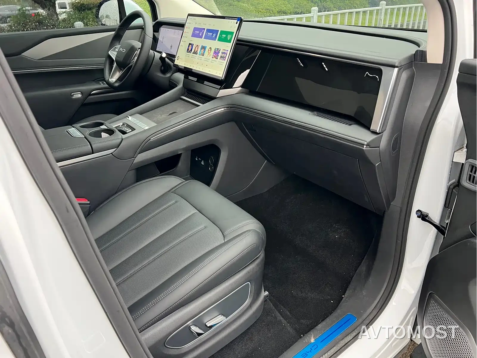 BYD M9 2025 Model 1060 Pilot Edition — фото 9