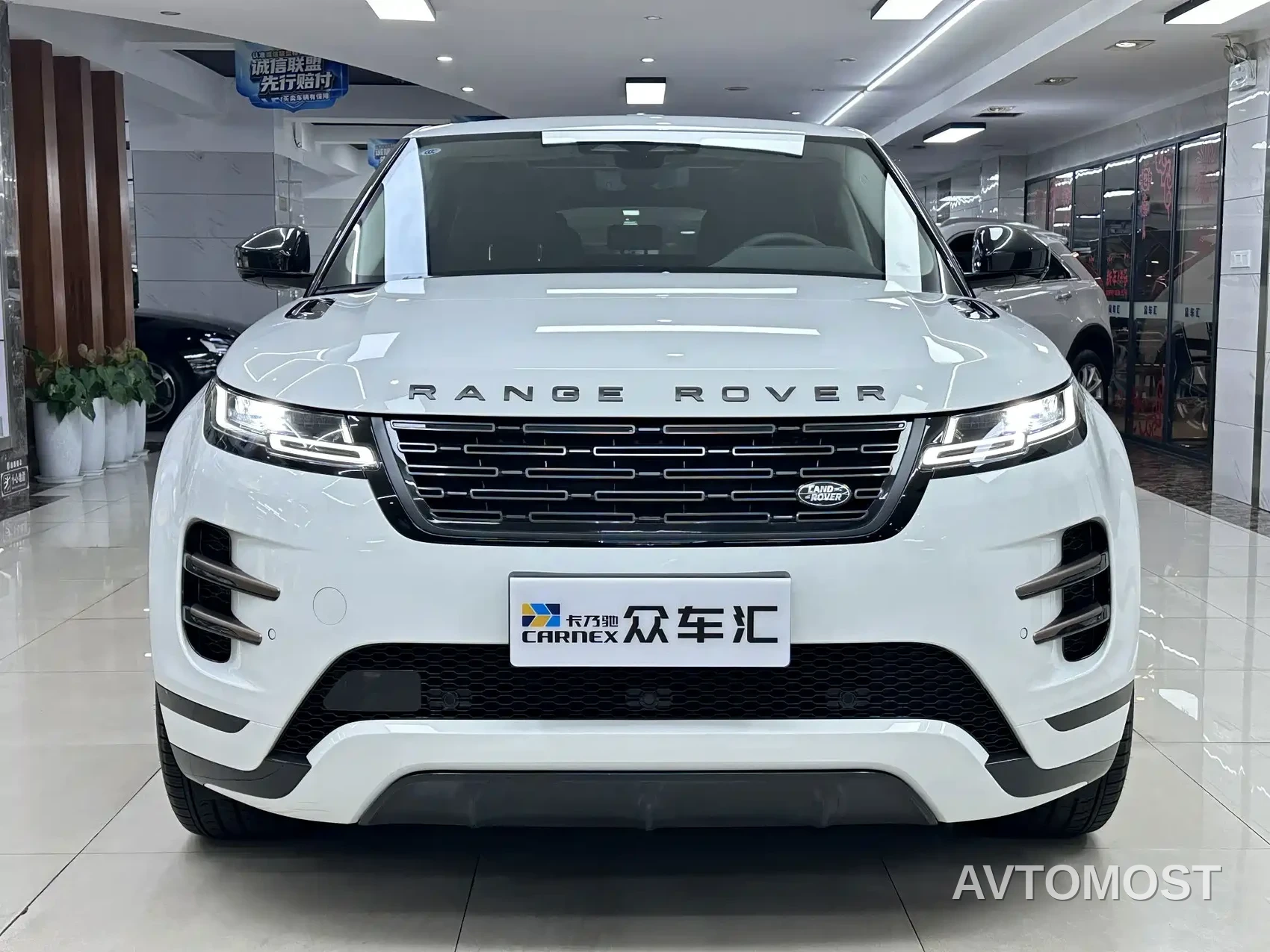 Land Rover Range Rover Evoque 2026 Range Rover Evoque L SE — фото 1