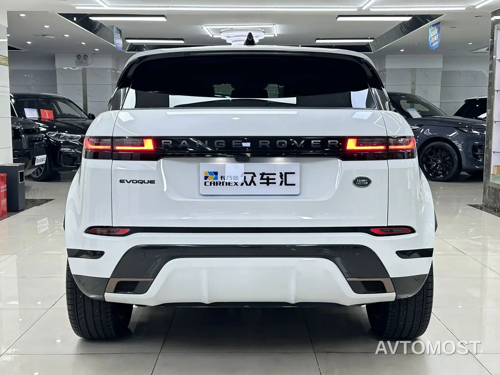 Land Rover Range Rover Evoque 2026 Range Rover Evoque L SE — фото 2