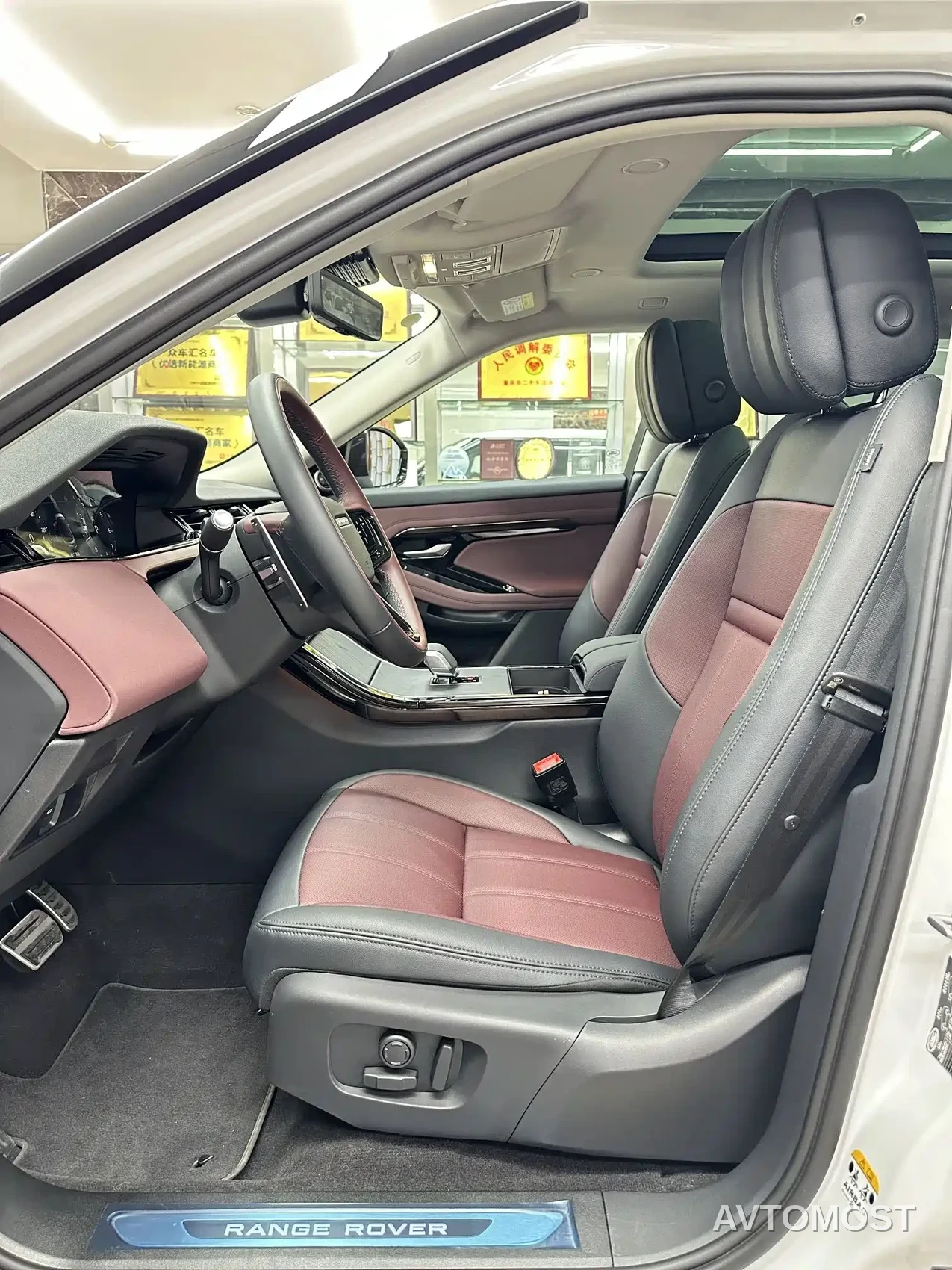 Land Rover Range Rover Evoque 2026 Range Rover Evoque L SE — фото 4