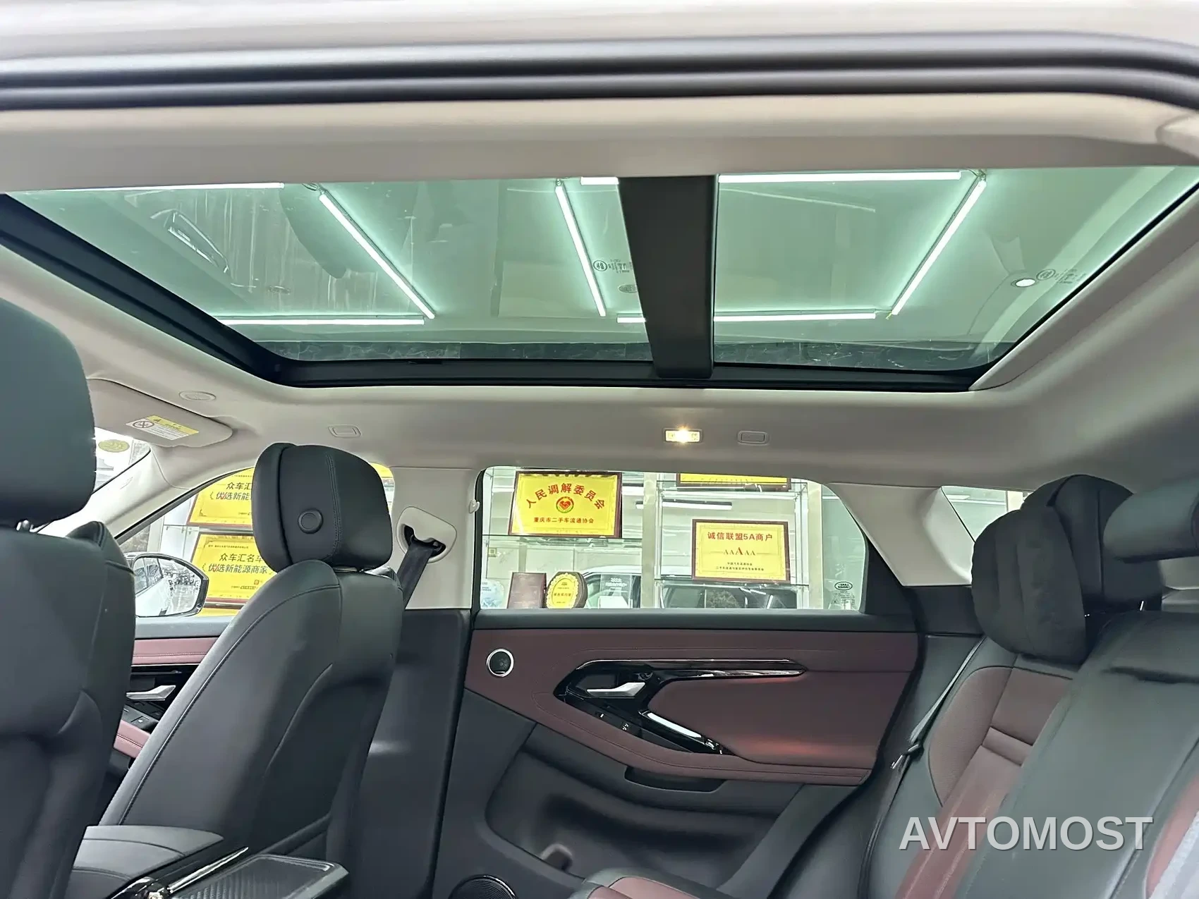Land Rover Range Rover Evoque 2026 Range Rover Evoque L SE — фото 6