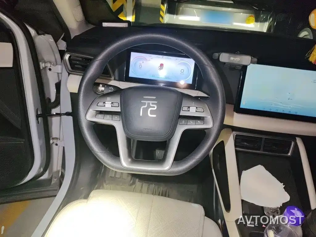 BYD Yuan UP 2025 Model 301KM Navigator — фото 6