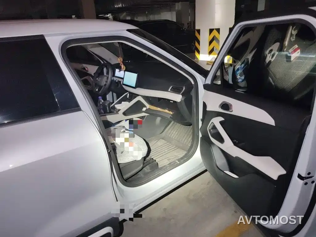 BYD Yuan UP 2025 Model 301KM Navigator — фото 19