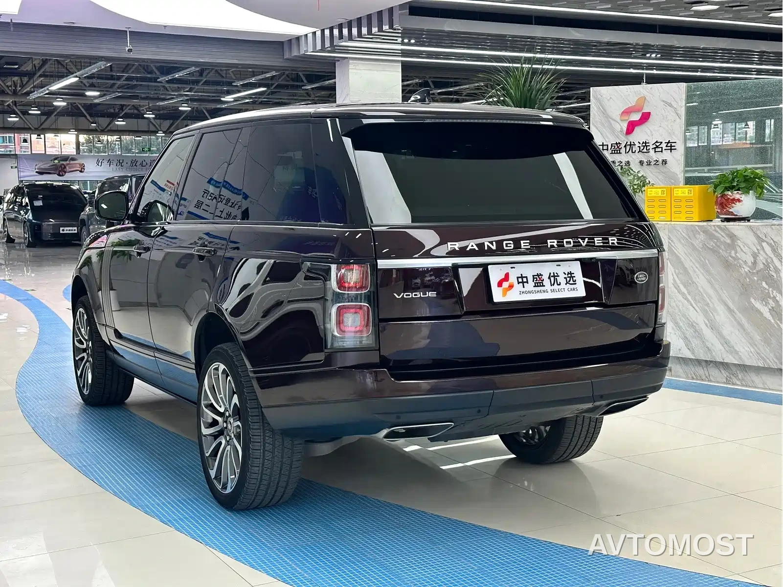 Land Rover Range Rover 2021 3.0 L6 Heritage Edition — фото 5