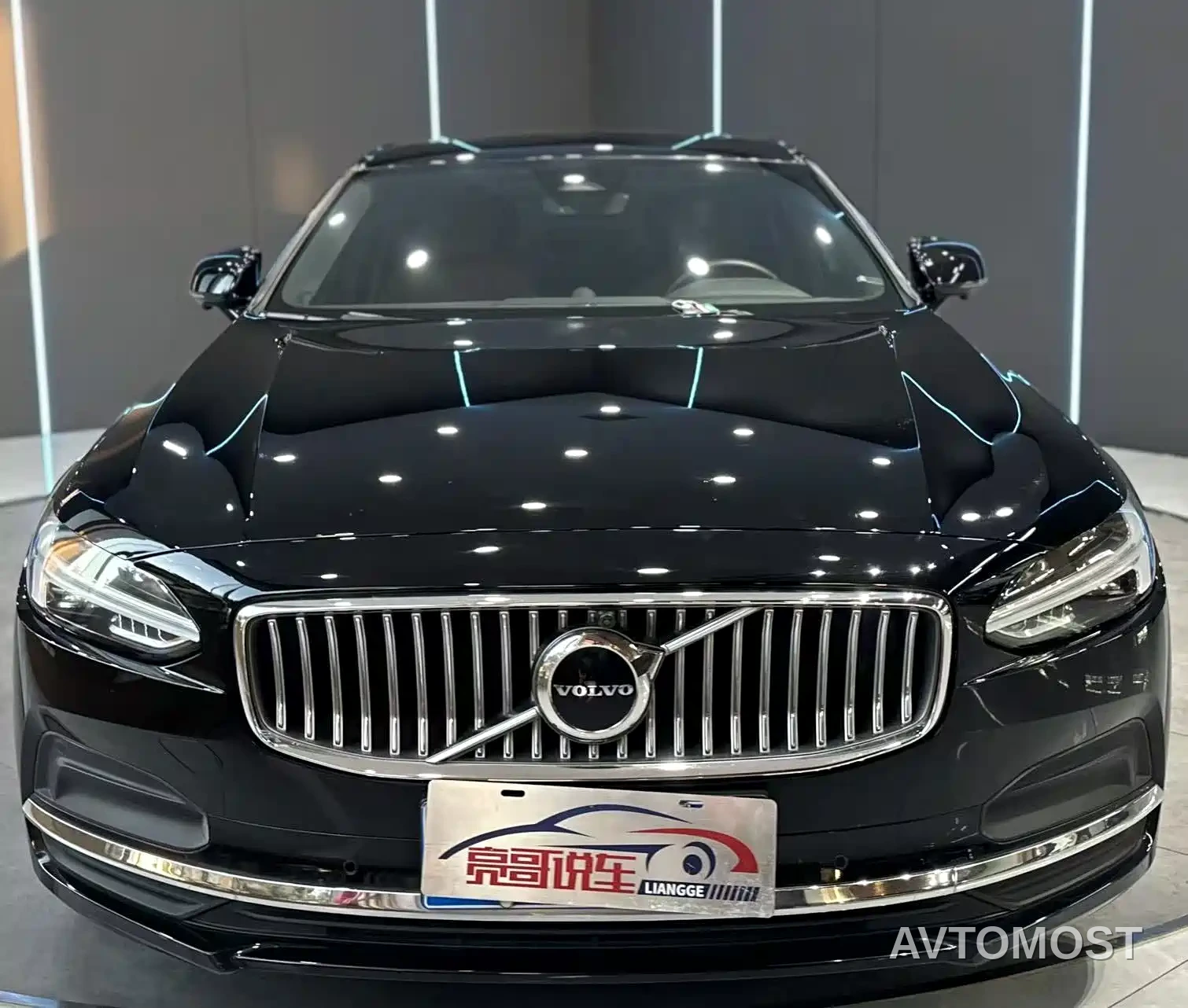 Volvo S90 2023 B5 Intelligent Comfort Luxury Edition — фото 2