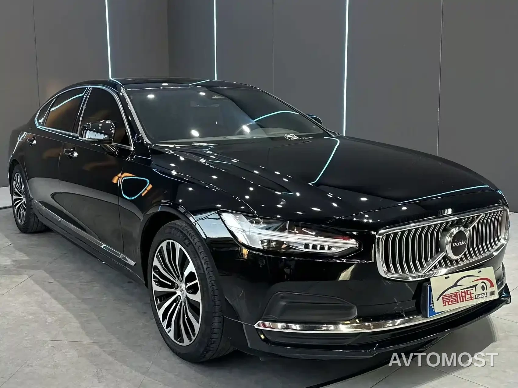 Volvo S90 2023 B5 Intelligent Comfort Luxury Edition — фото 3