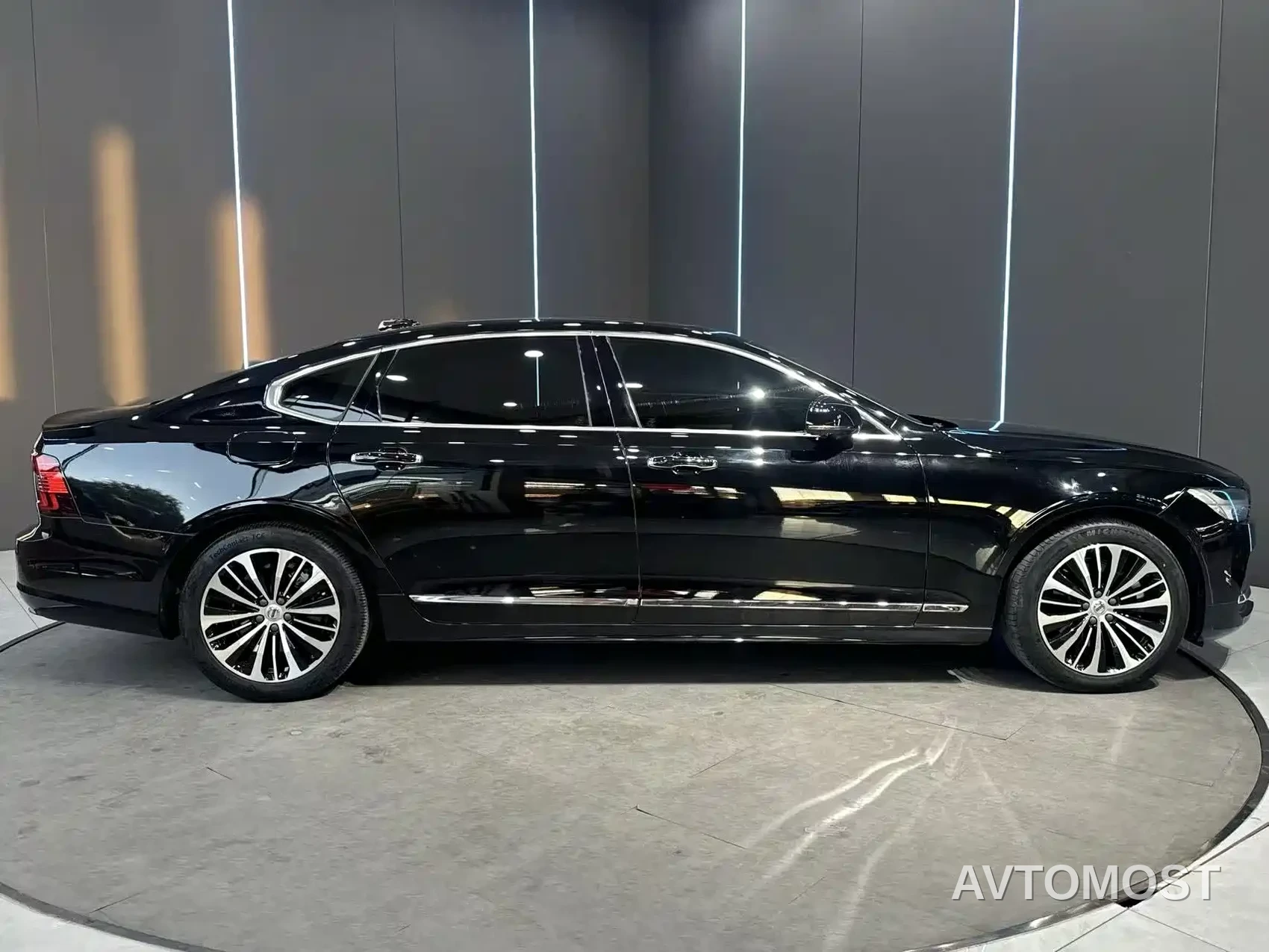 Volvo S90 2023 B5 Intelligent Comfort Luxury Edition — фото 4
