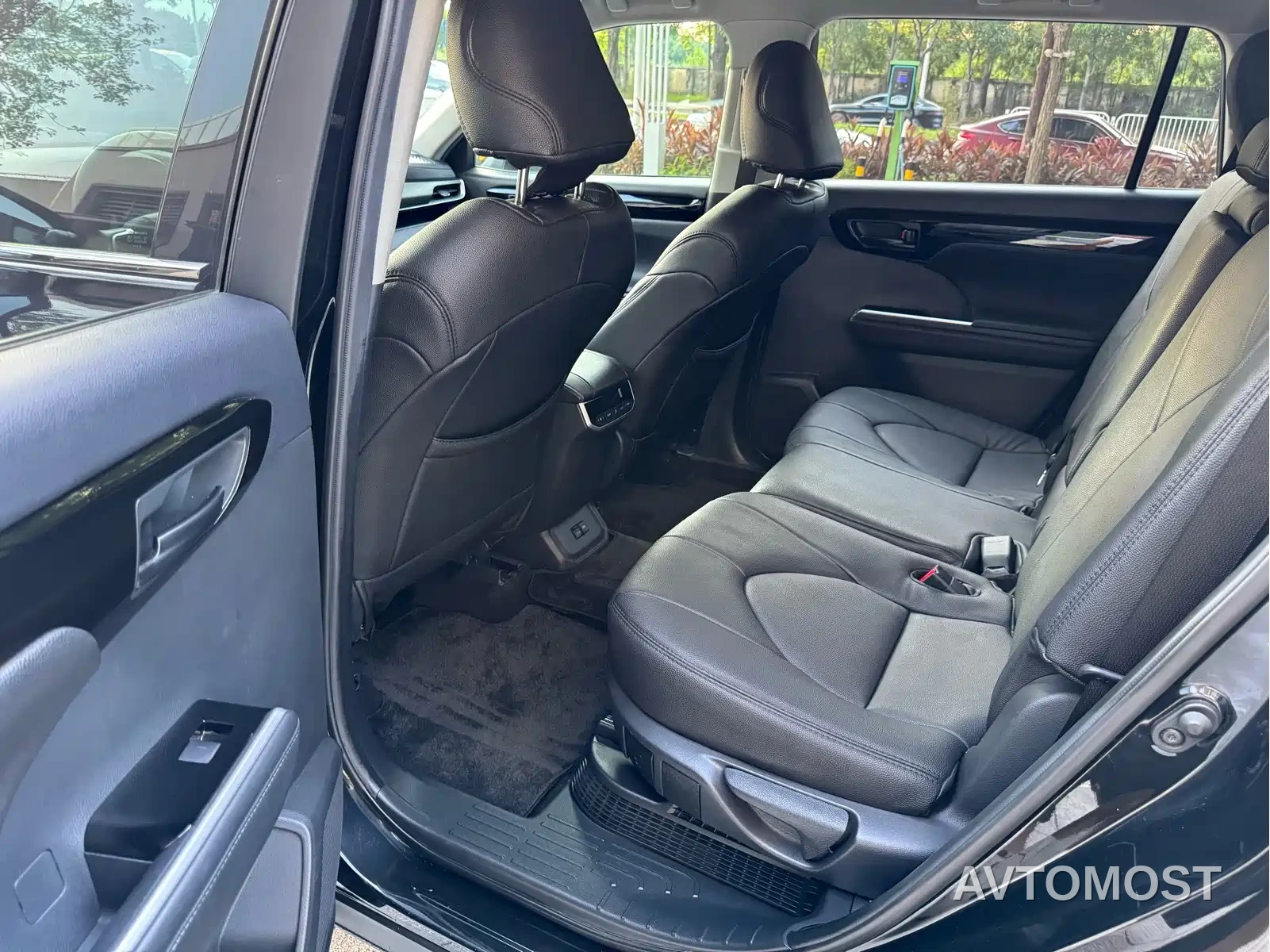 Toyota Highlander 2022 Dual Engine 2.5L 2WD Elite 5-Seater — фото 8