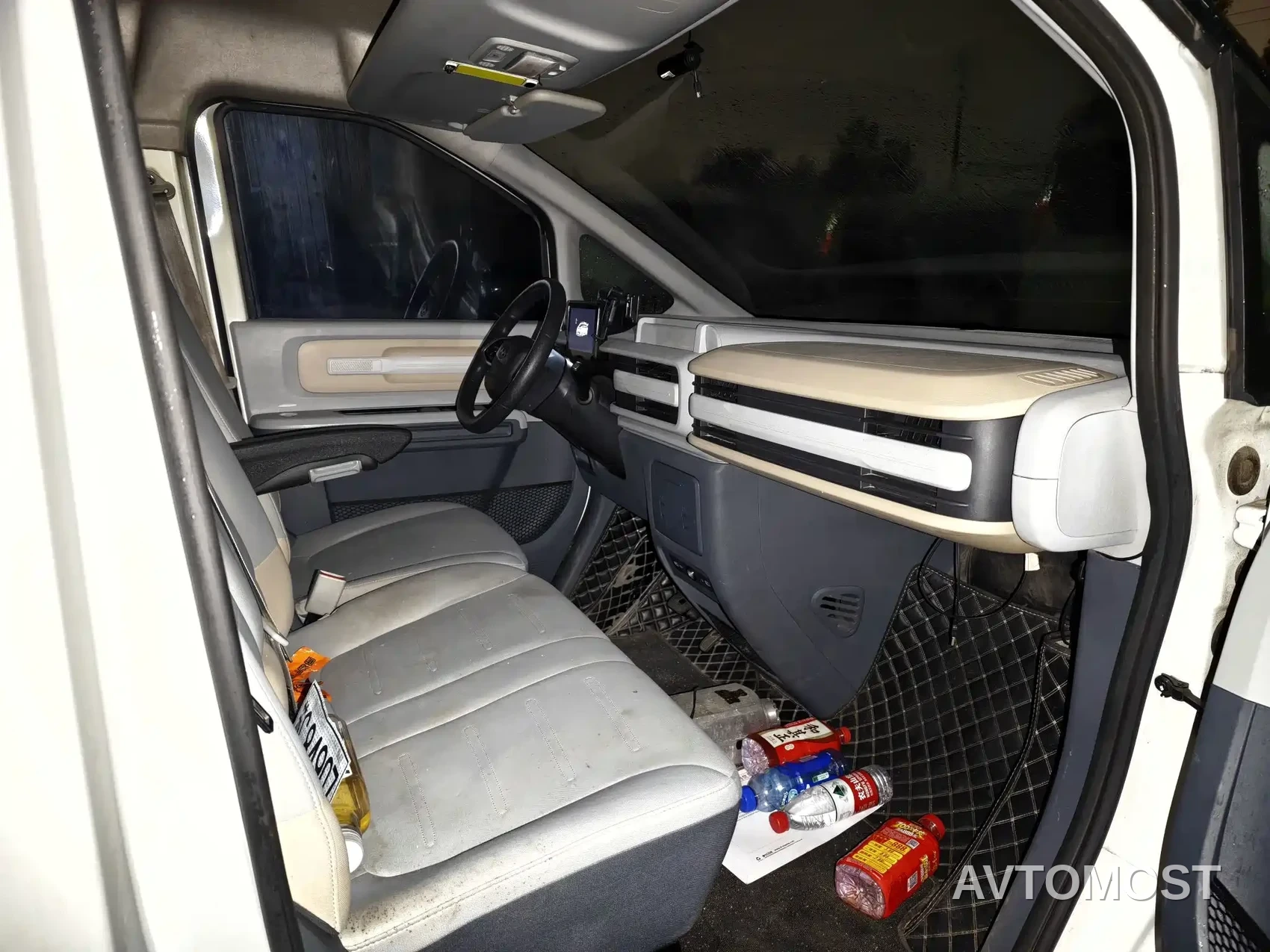 SAIC Maxus Dana V1 2023 Model V1 Short Wheelbase High Roof (43kWh) — фото 6