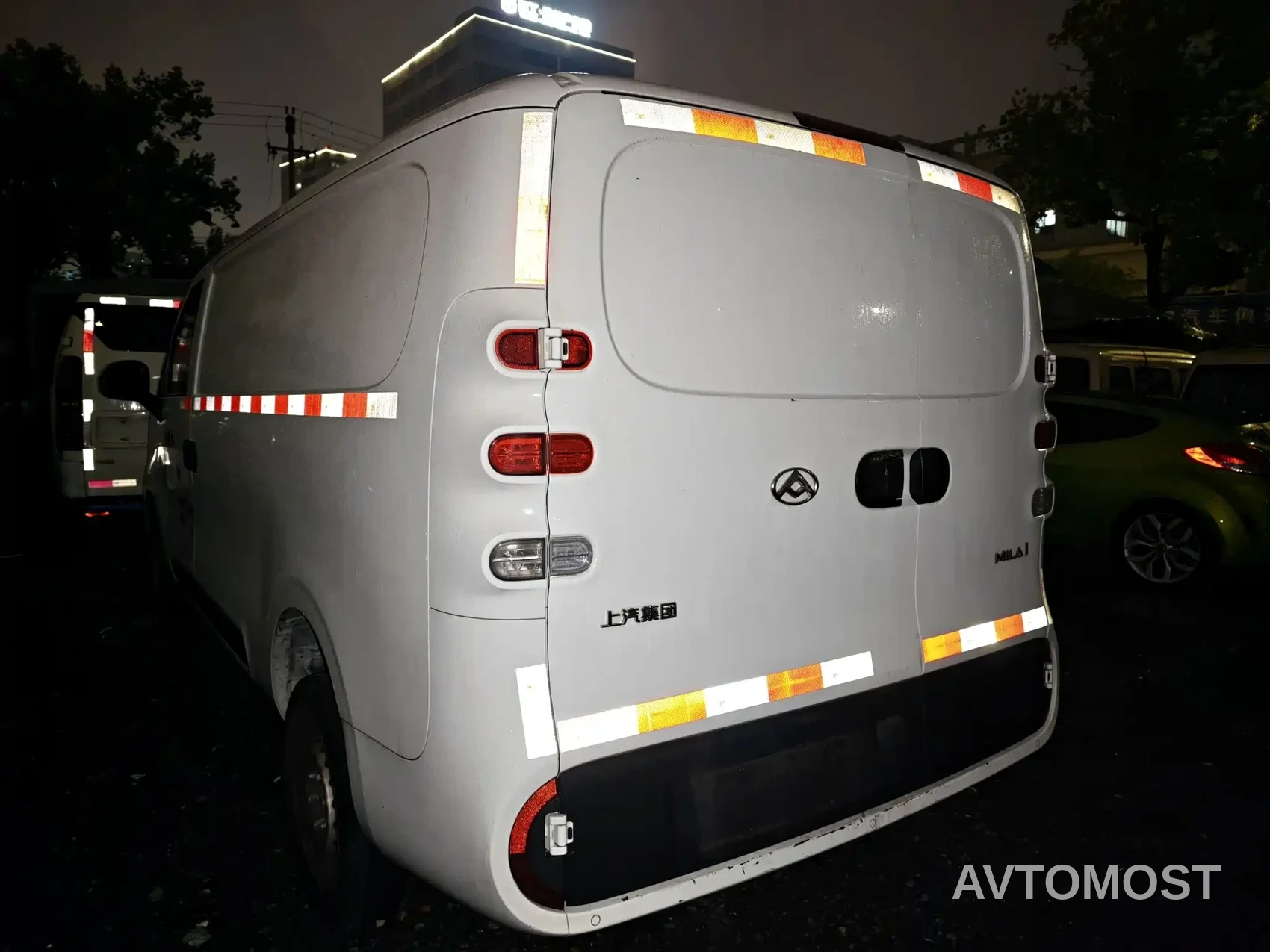 SAIC Maxus Dana V1 2023 Model V1 Short Wheelbase High Roof (43kWh) — фото 12