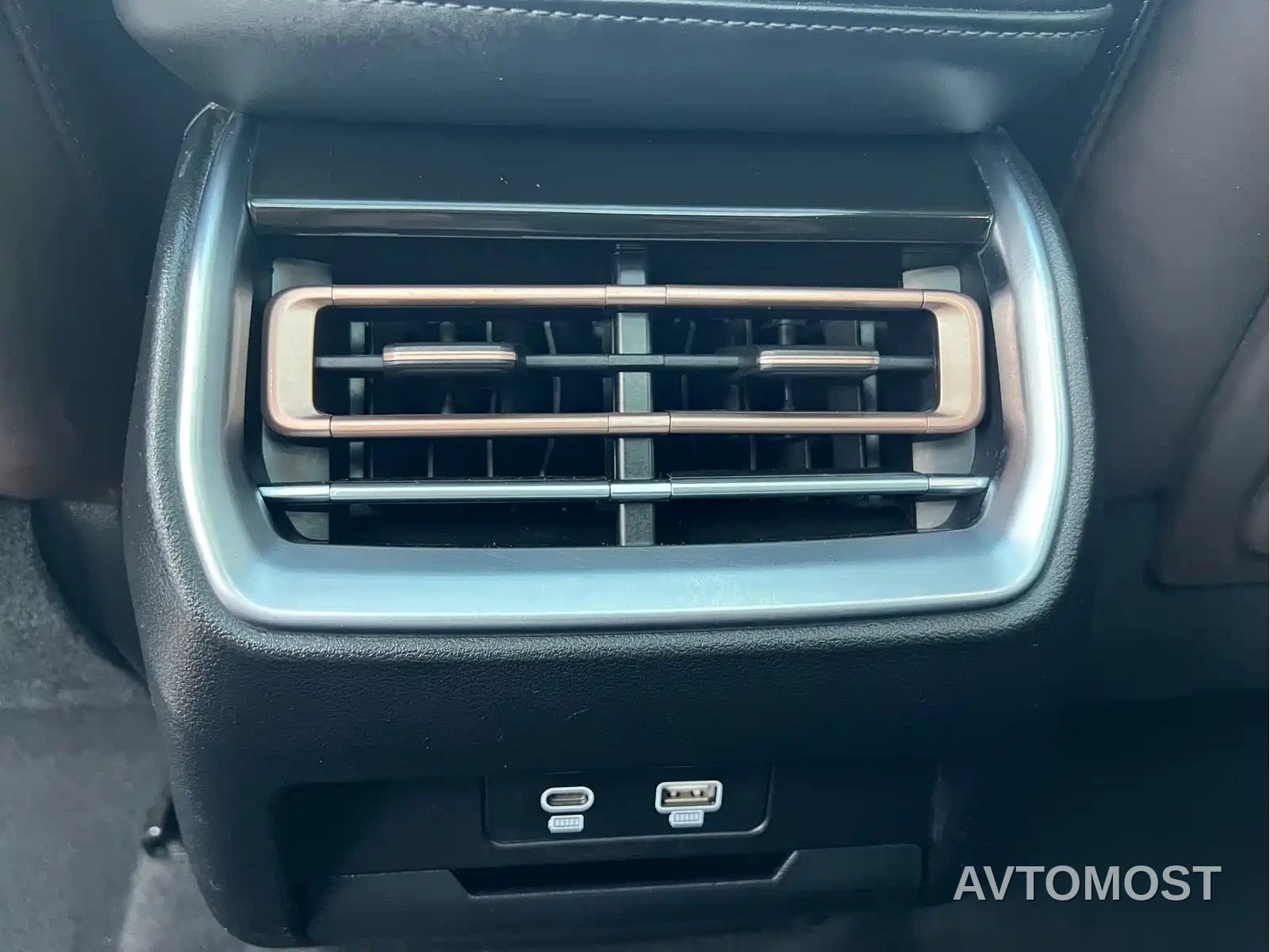 Wey Mocha 2021 2.0T 2WD Premium Edition — фото 17