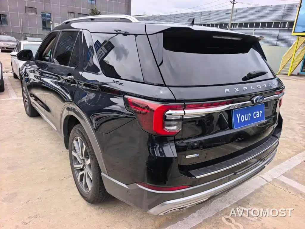 Ford Explorer 2023 EcoBoost 285 AWD Titanium Edition 7-Seater — фото 3
