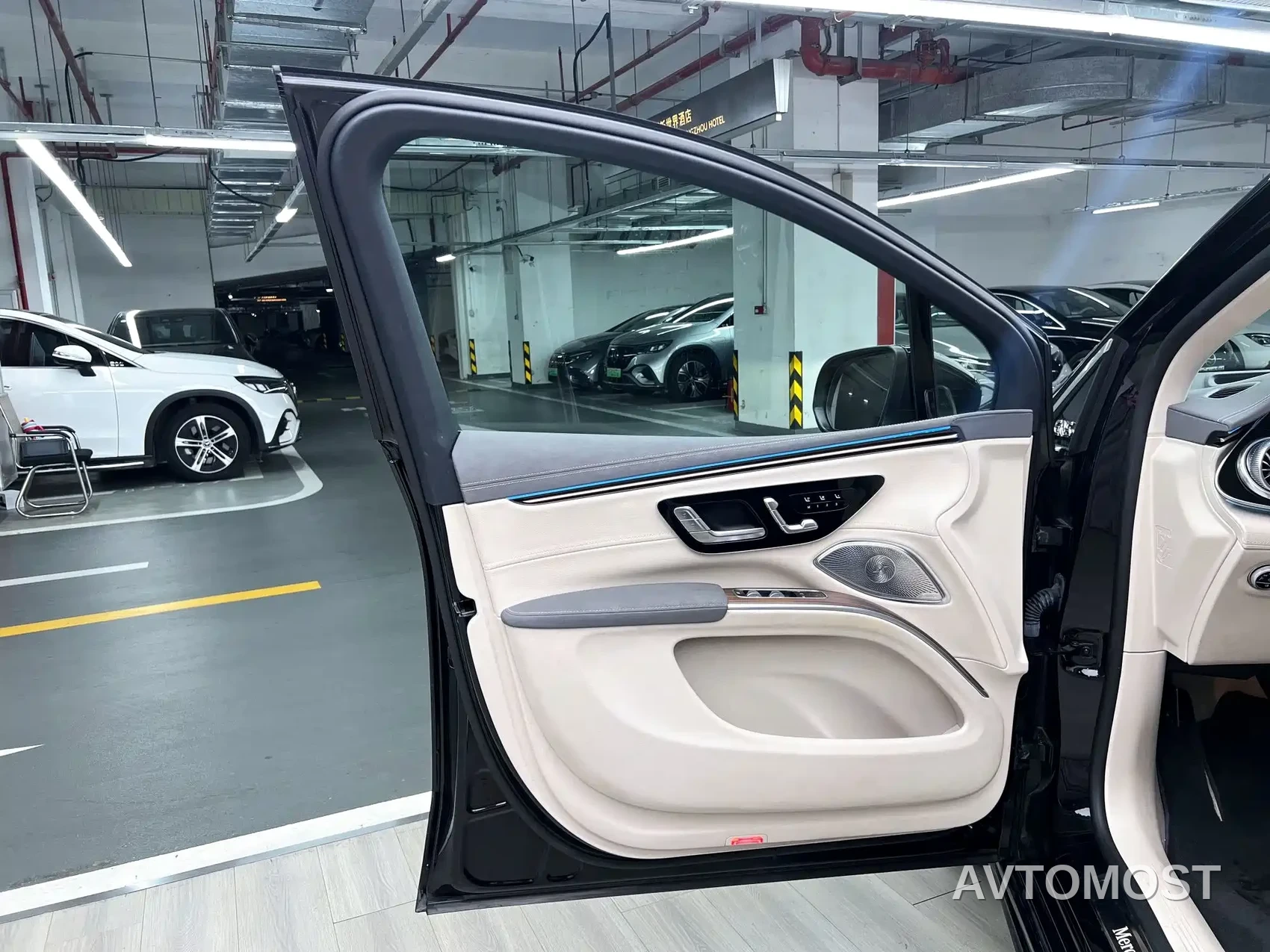 Mercedes-Benz EQS SUV 2023 450 4MATIC Pioneer Edition — фото 8