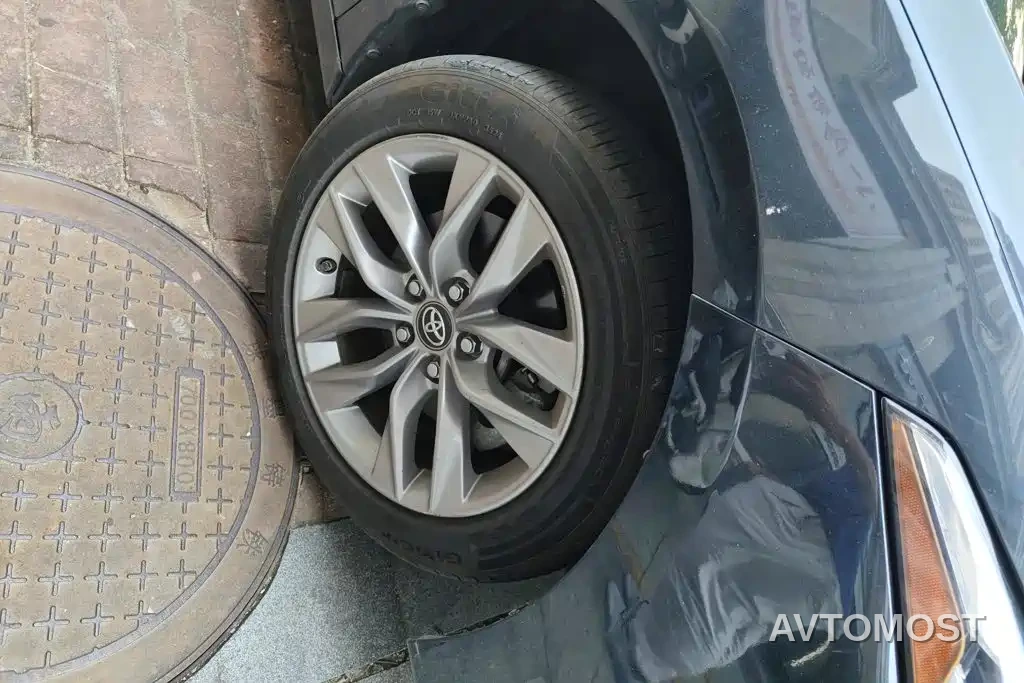 Toyota Avalon 2019 Hybrid 2.5L Luxury Edition China VI — фото 6