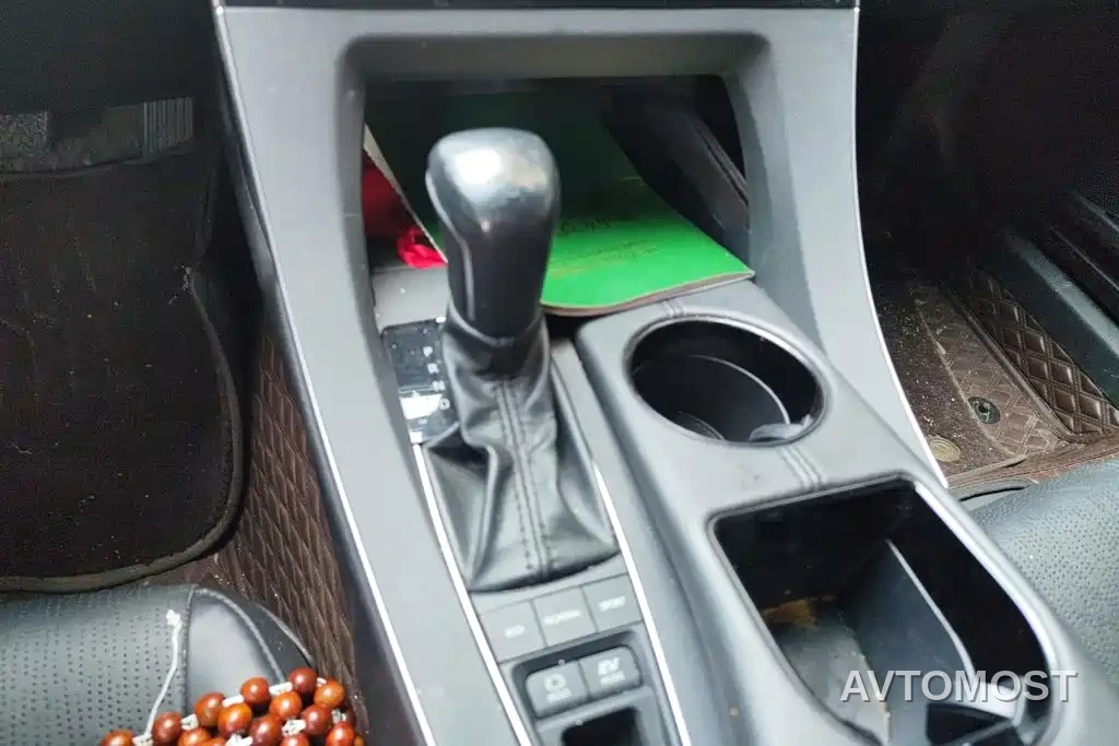 Toyota Avalon 2019 Hybrid 2.5L Luxury Edition China VI — фото 15