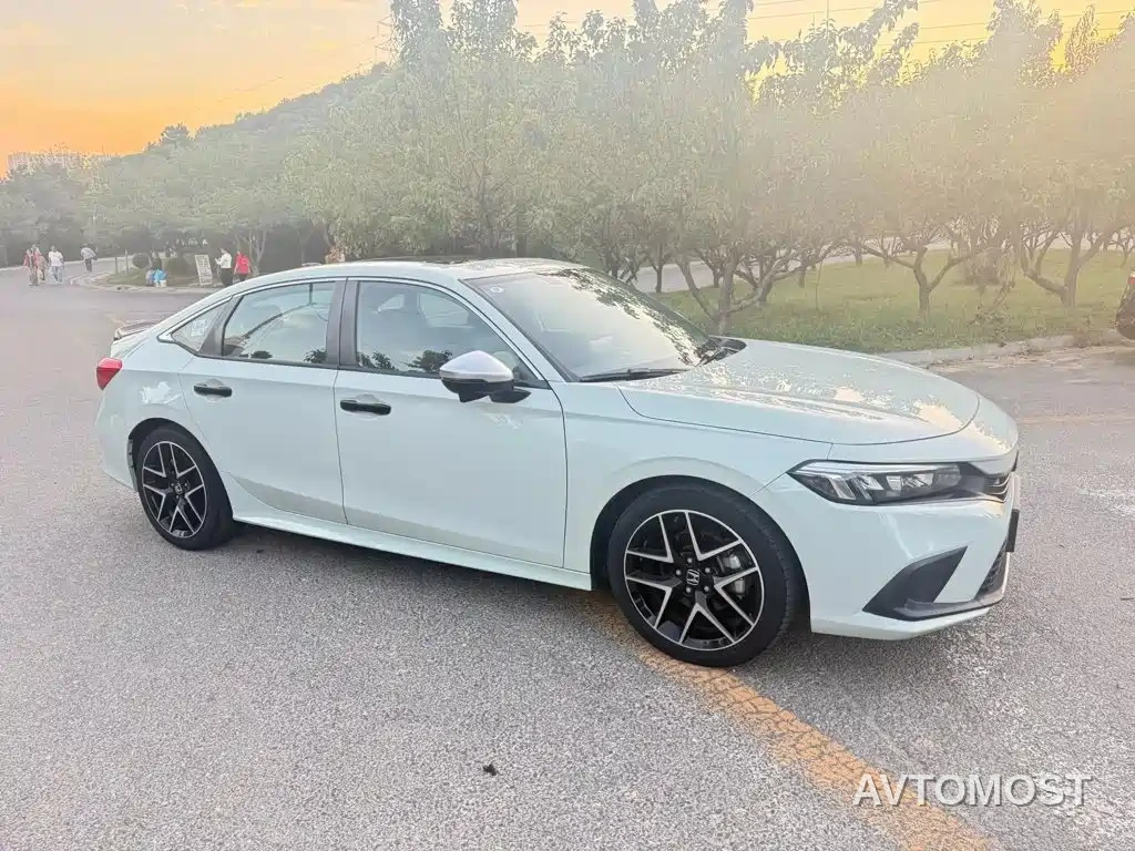 Honda Civic 2023 2.0L e:HEV Sport Edition — фото 6