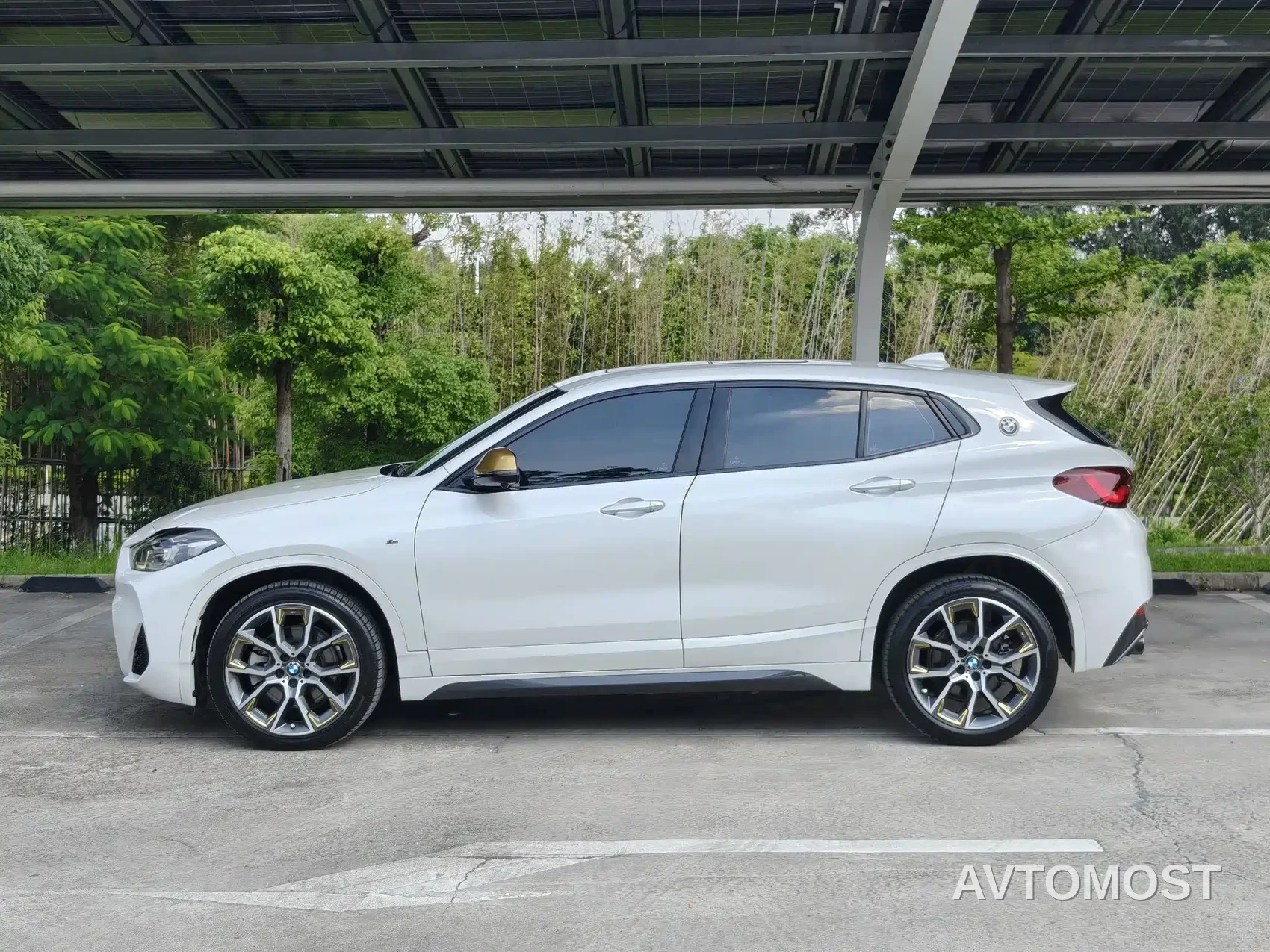 BMW X2 2023 xDrive 25i Radiance Edition — фото 11