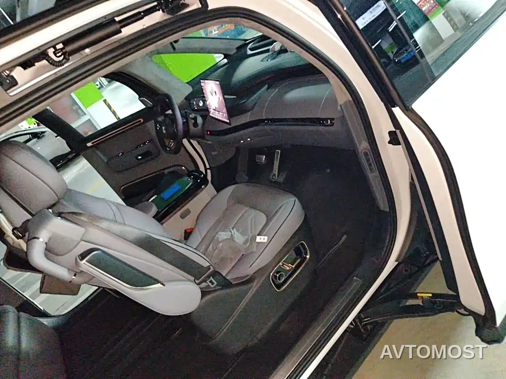 Zeekr MIX 2025 Smart Driving Edition — фото 19