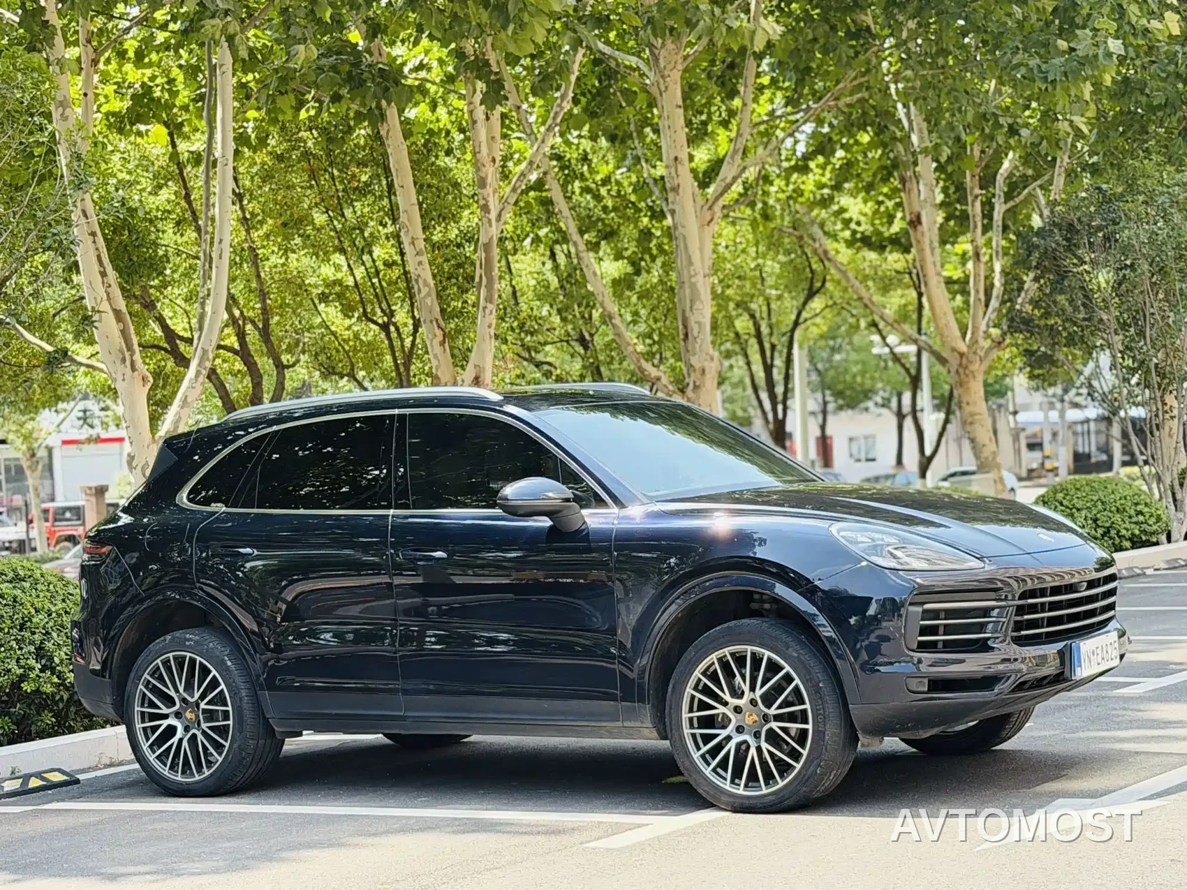 Porsche Cayenne 2022 Cayenne 3.0T Platinum Edition — фото 3