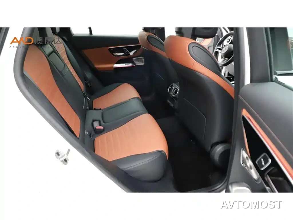 Mercedes-Benz GLC Coupe 2024 Model GLC 300 4MATIC Coupe SUV — фото 8