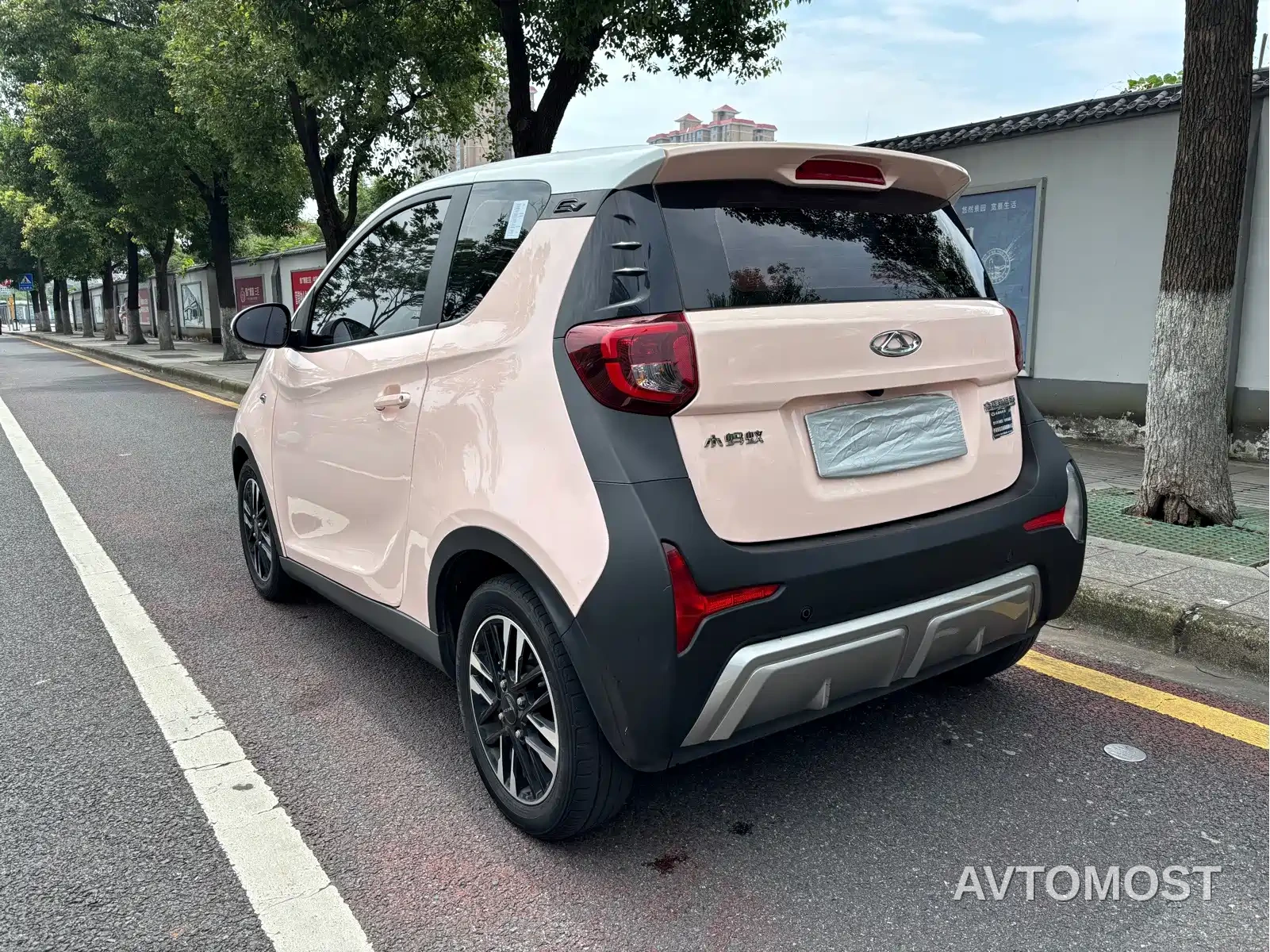 QQ New Energy Little Ant 2022 Facelift Sweet Edition Half Sugar LFP 30.7kWh 30kW 301km — фото 4