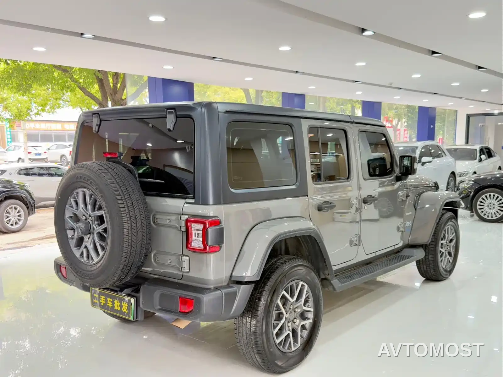Jeep Wrangler 4xe 2021 4-Door 2.0T 4xe Sahara Launch Edition — фото 7