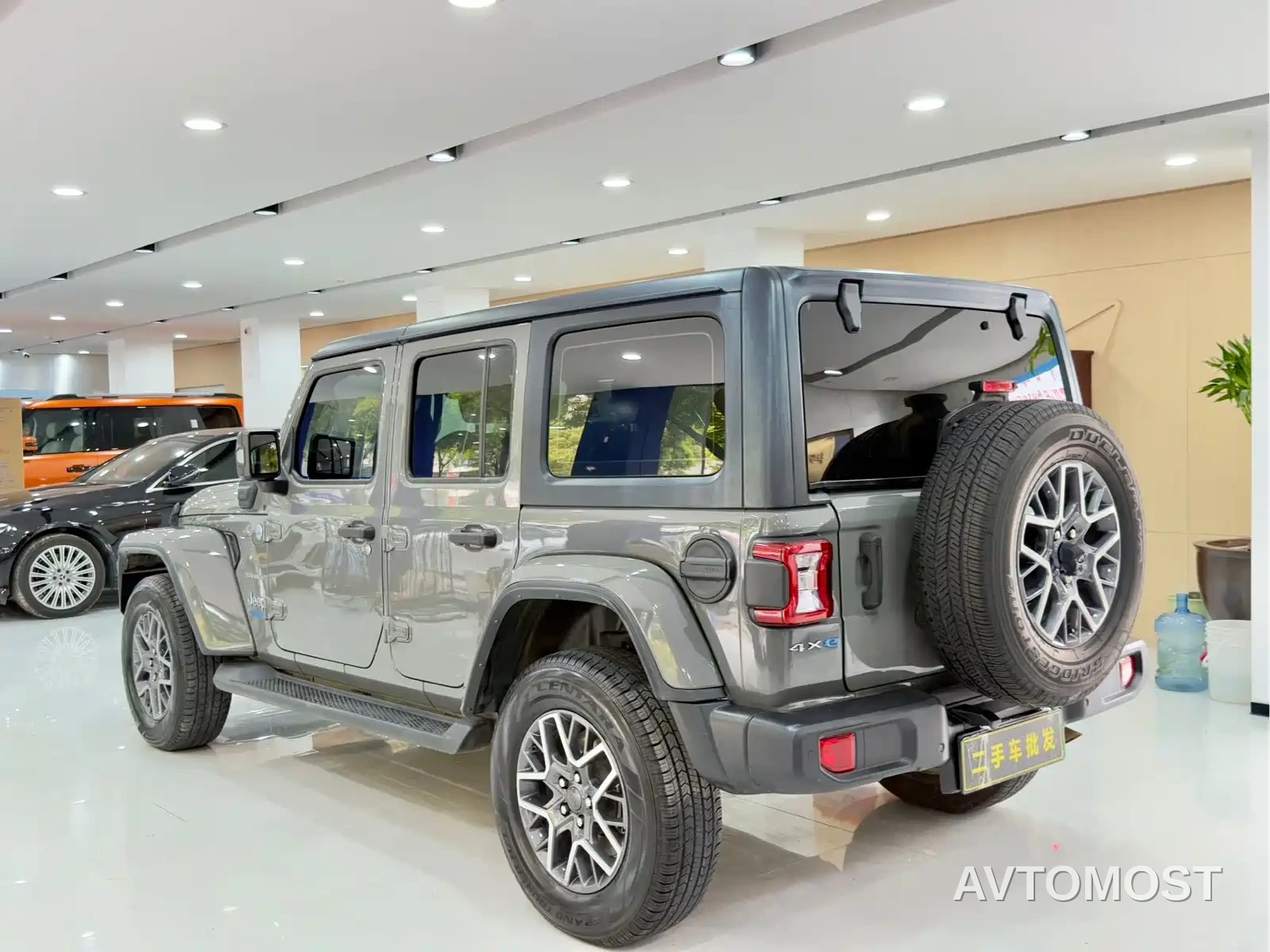 Jeep Wrangler 4xe 2021 4-Door 2.0T 4xe Sahara Launch Edition — фото 9