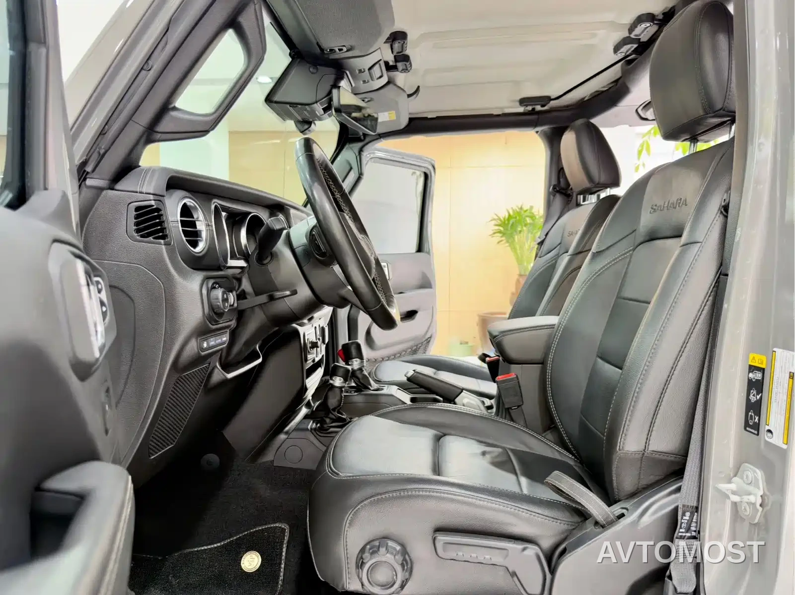 Jeep Wrangler 4xe 2021 4-Door 2.0T 4xe Sahara Launch Edition — фото 10
