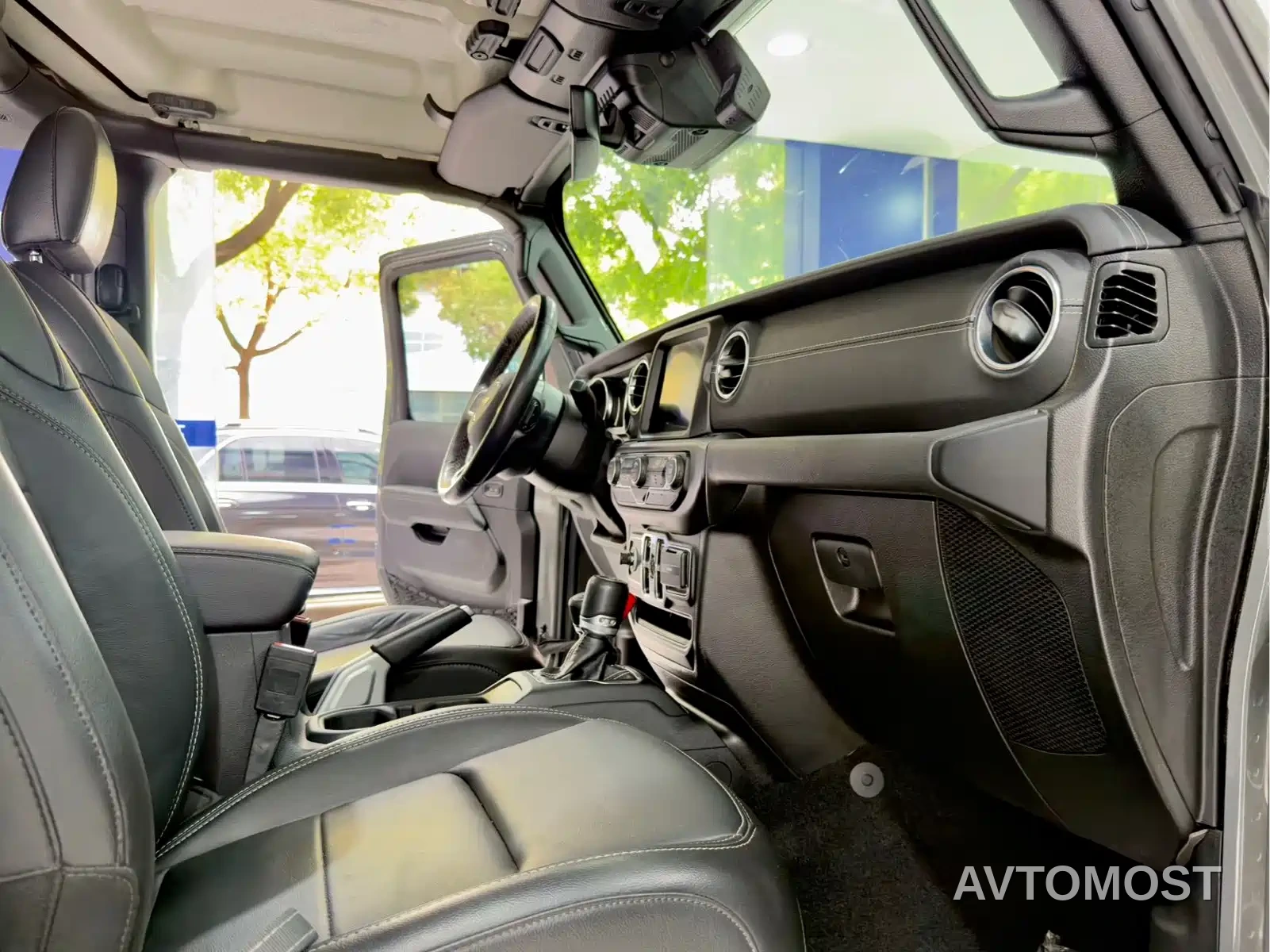 Jeep Wrangler 4xe 2021 4-Door 2.0T 4xe Sahara Launch Edition — фото 12