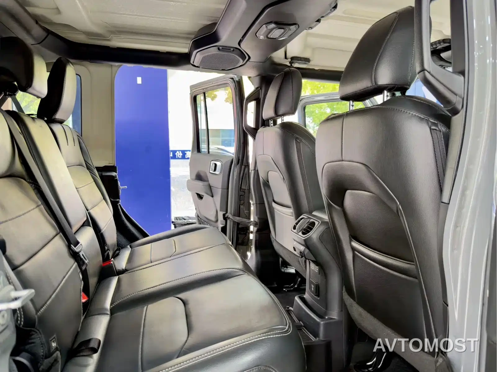 Jeep Wrangler 4xe 2021 4-Door 2.0T 4xe Sahara Launch Edition — фото 14