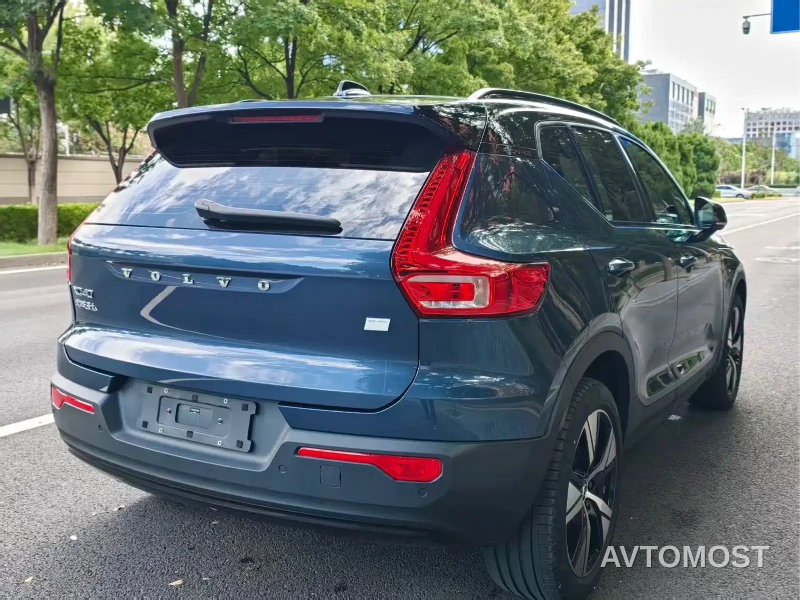 Volvo XC40 New Energy 2022 Long Range PRO — фото 6